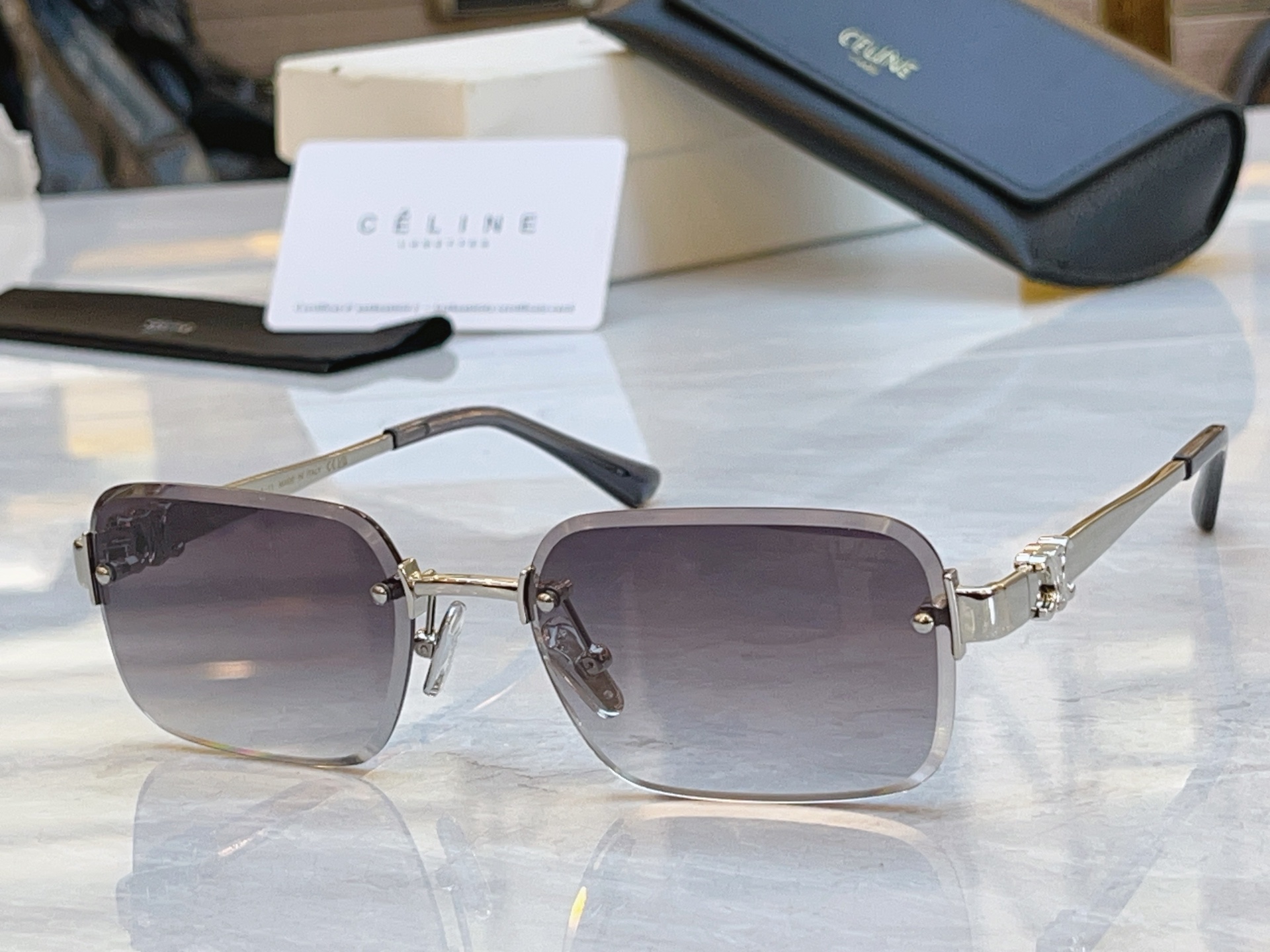 NO:768430,,[CELIN*] Celine new sunglasses, MODEL: CL42139U, SIZE: 55 mouth 19-143 glasses sunglasses, glasses, celine19860909,【CELIN*】赛*琳新款太阳镜, MODEL:CL42139U,SIZE: 55口19-143眼镜墨镜太阳镜,眼镜,celine,glasses