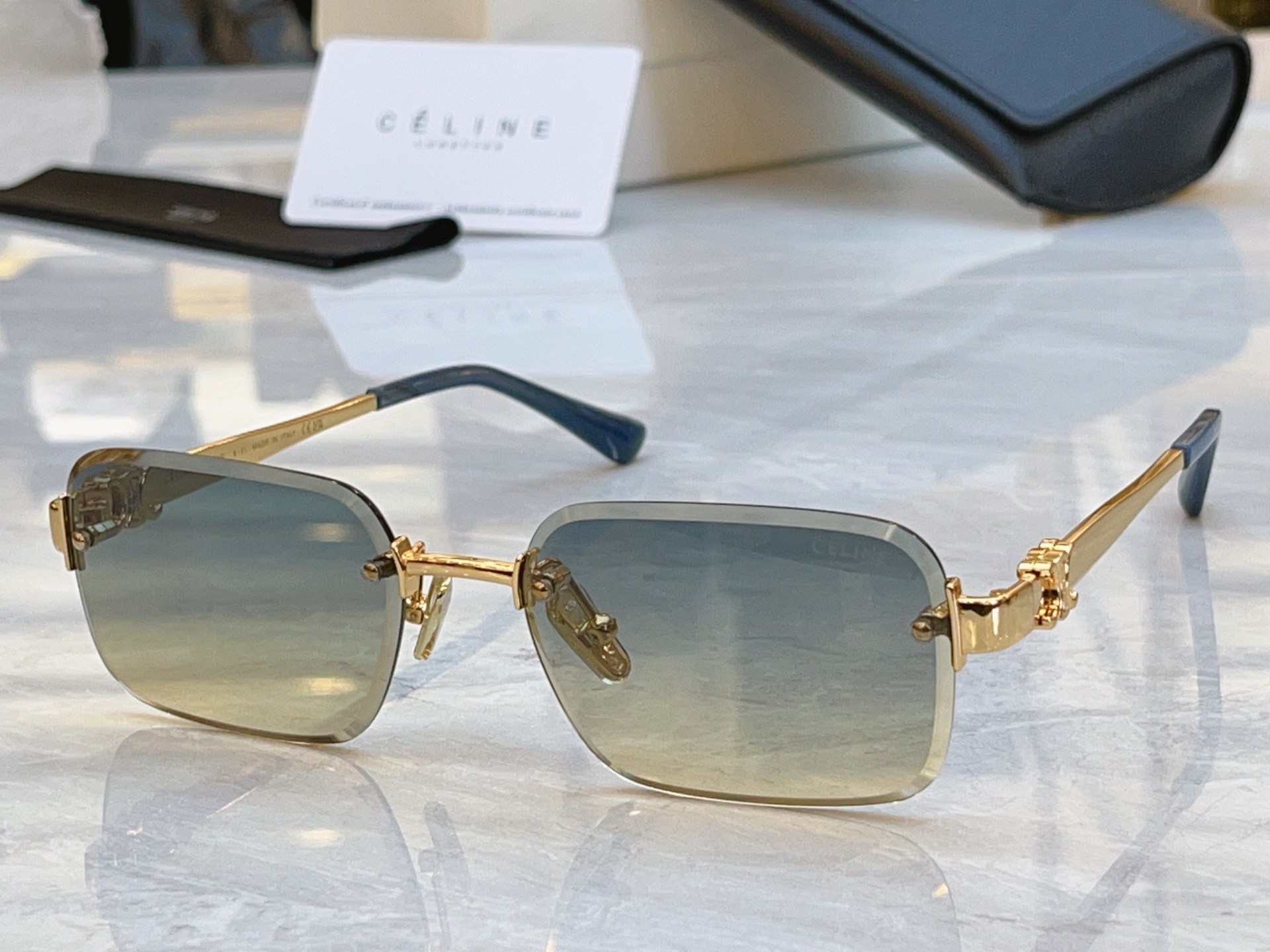 ，【CELIN*】赛*琳新款太阳镜， MODEL:CL42139U，SIZE: 55口19-143