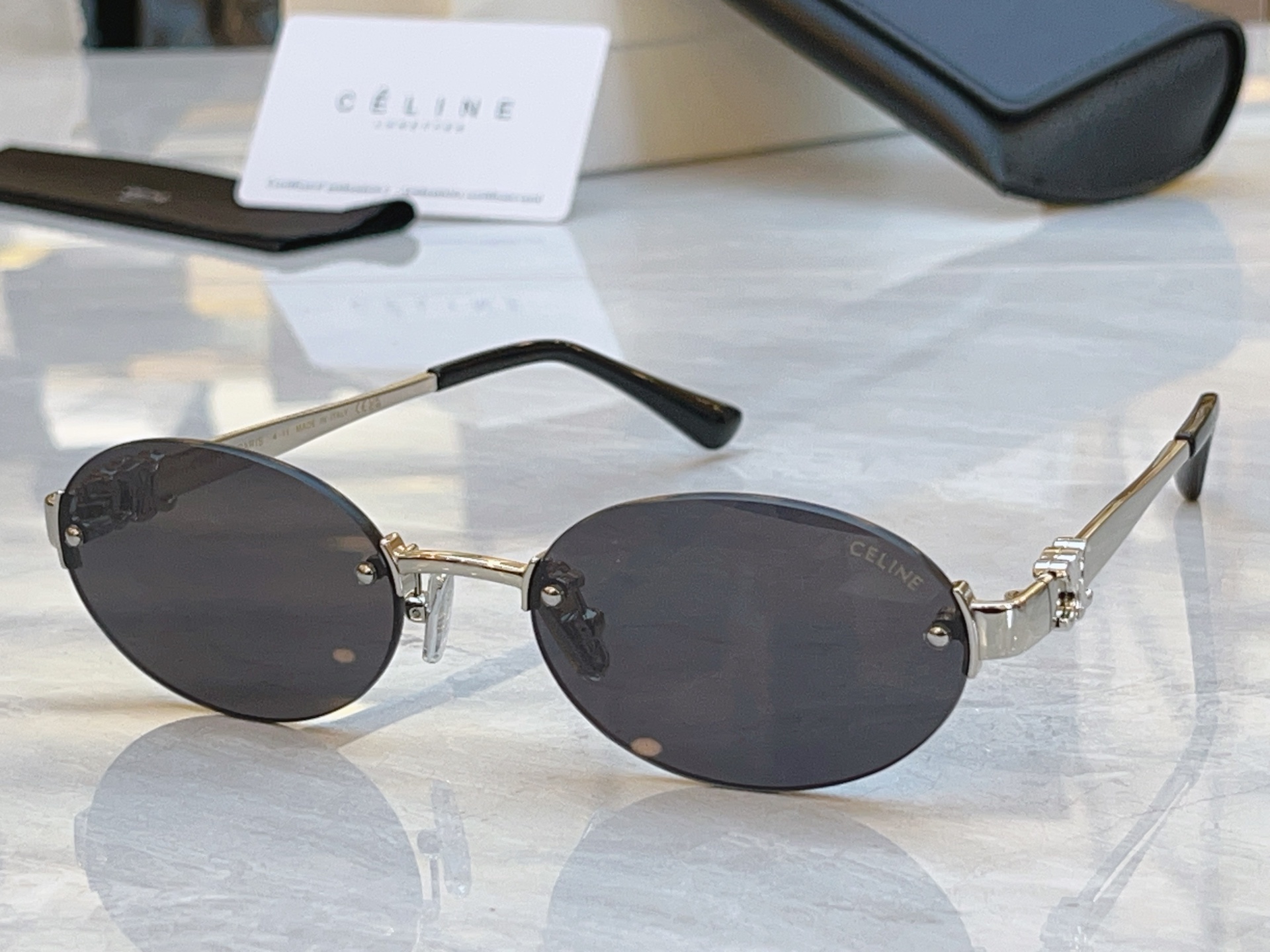 ，【CELIN*】赛*琳新款太阳镜， MODEL:CL42140U，SIZE: 55口19-143