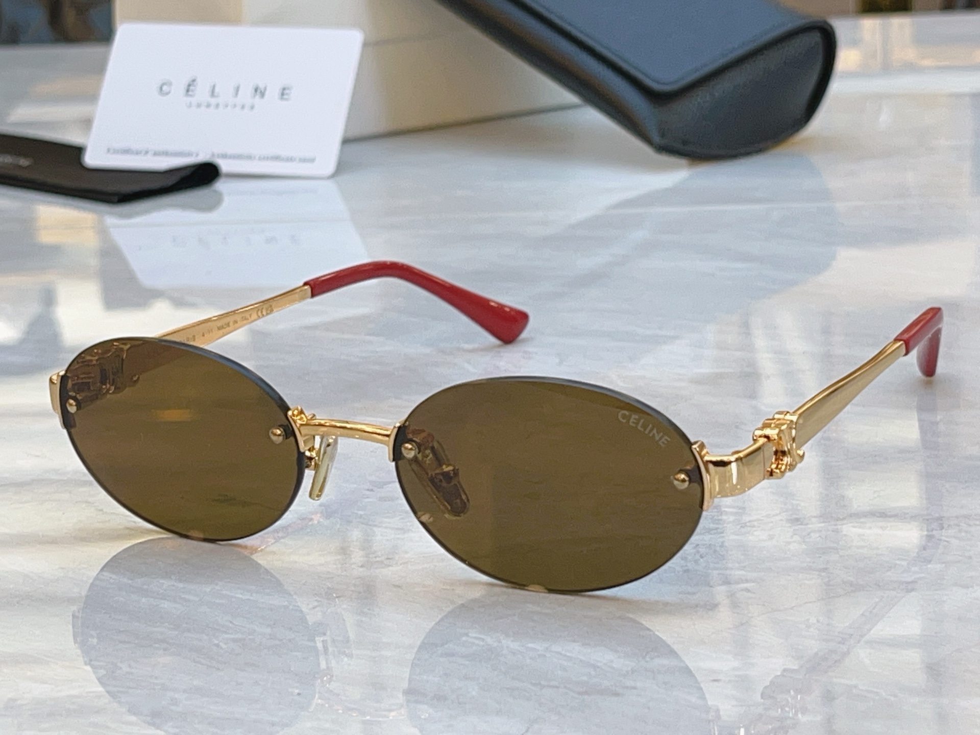 ，【CELIN*】赛*琳新款太阳镜， MODEL:CL42140U，SIZE: 55口19-143