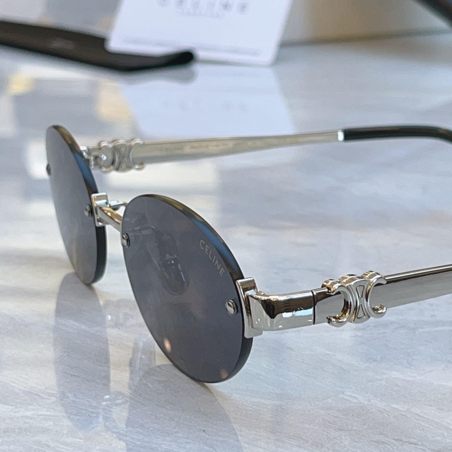 ，【CELIN*】赛*琳新款太阳镜， MODEL:CL42140U，SIZE: 55口19-143