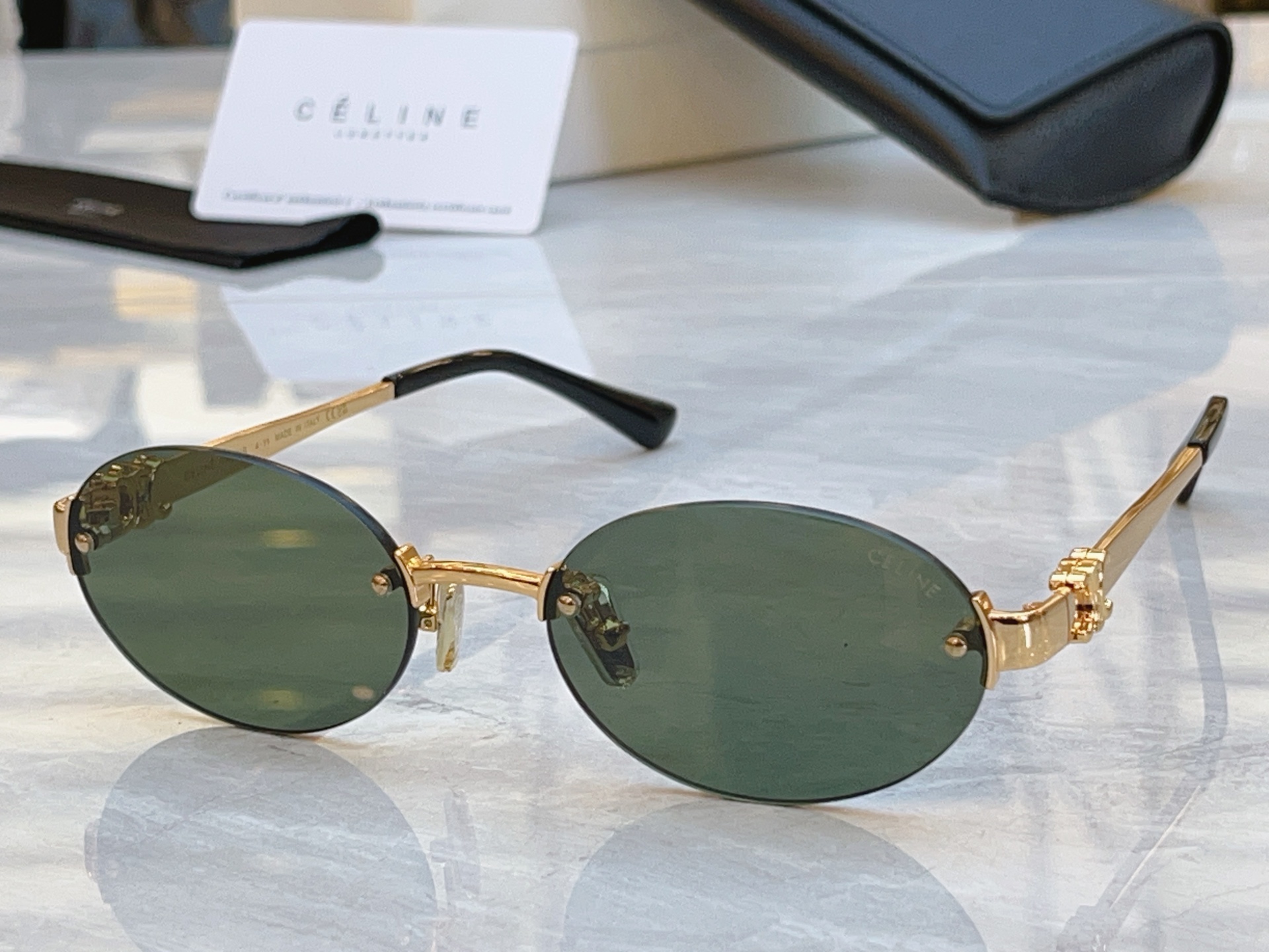 ，【CELIN*】赛*琳新款太阳镜， MODEL:CL42140U，SIZE: 55口19-143