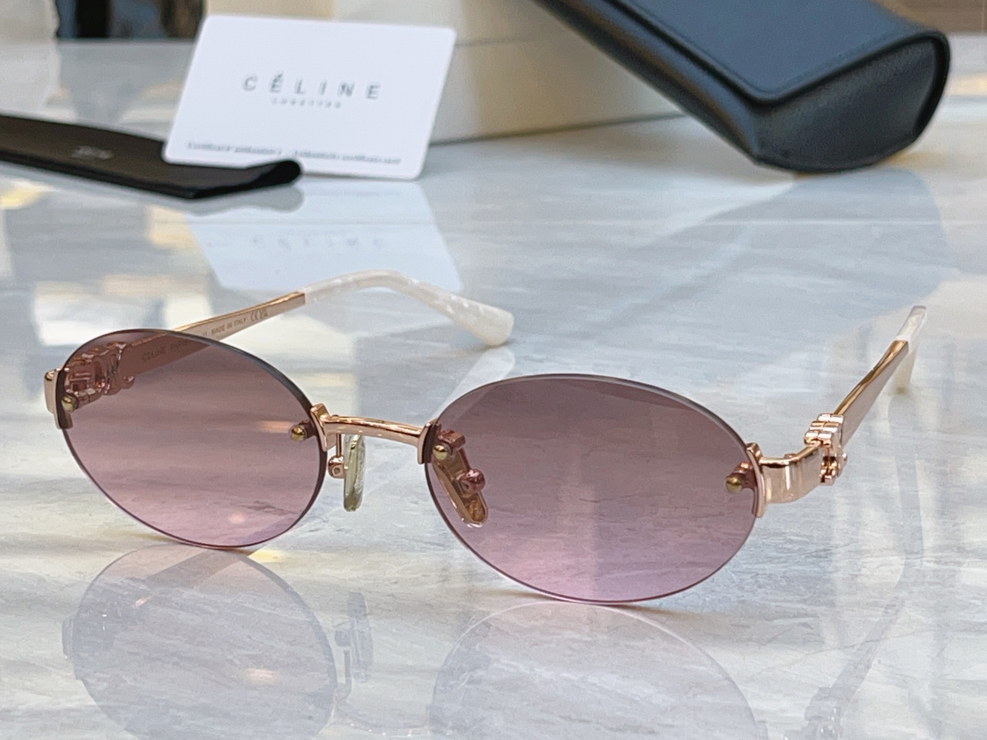，【CELIN*】赛*琳新款太阳镜， MODEL:CL42140U，SIZE: 55口19-143