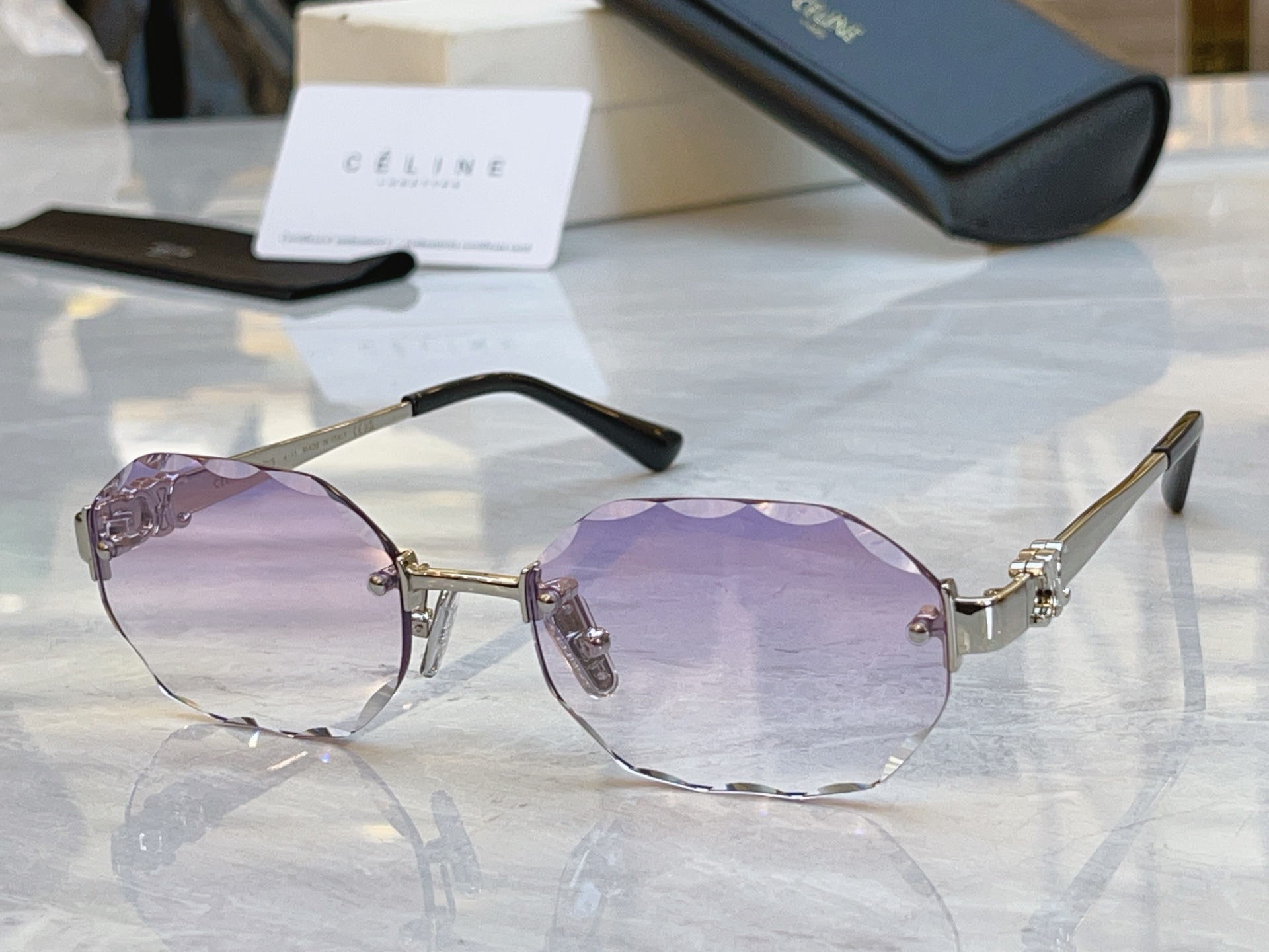 ，【CELIN*】赛*琳新款太阳镜， MODEL:CL42141U，SIZE: 56口18-143