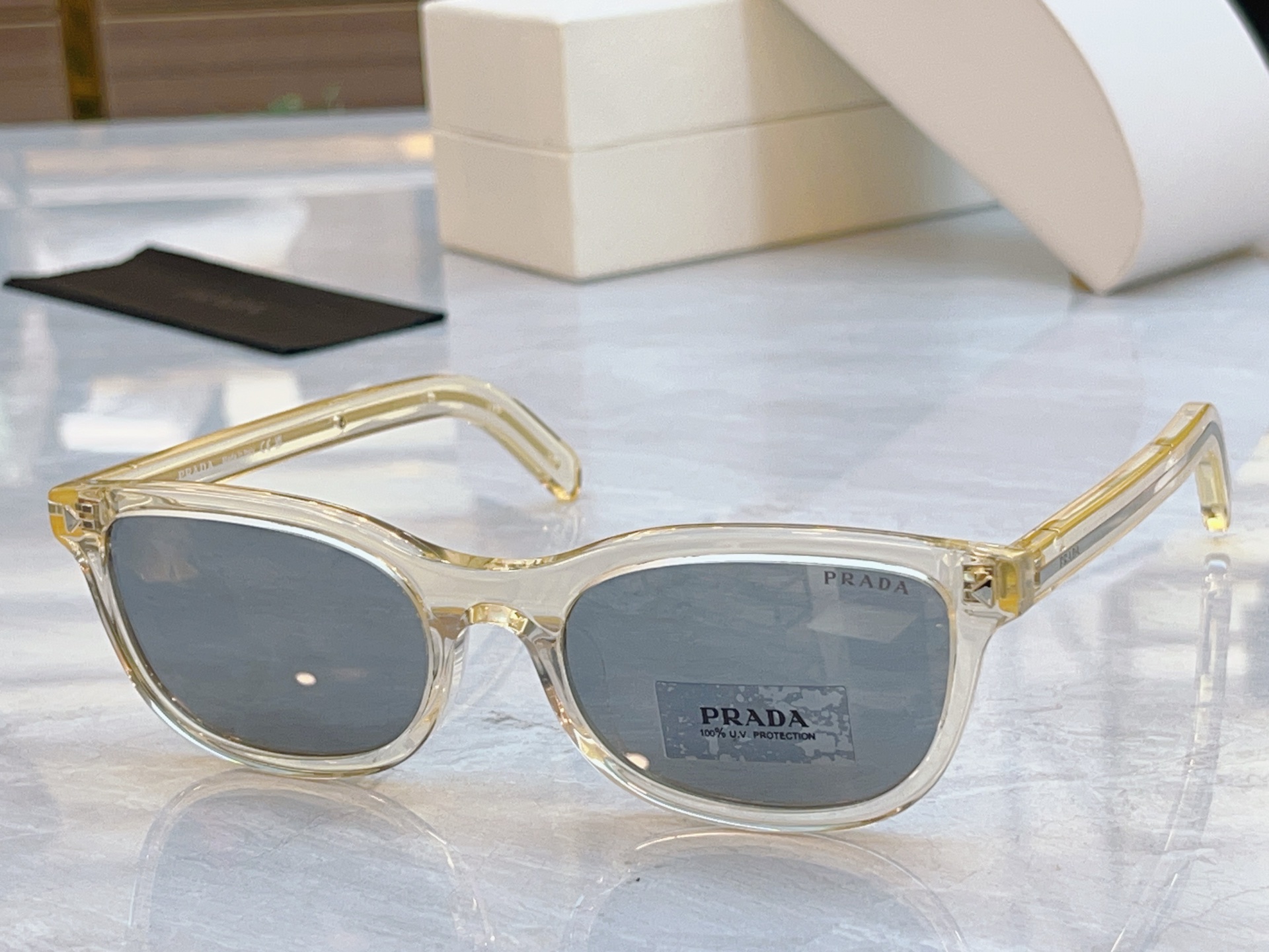 ，【PRAD*】普拉*达新款太阳镜🕶️，MODEL：PR D01VU，SIZE：52口20-145