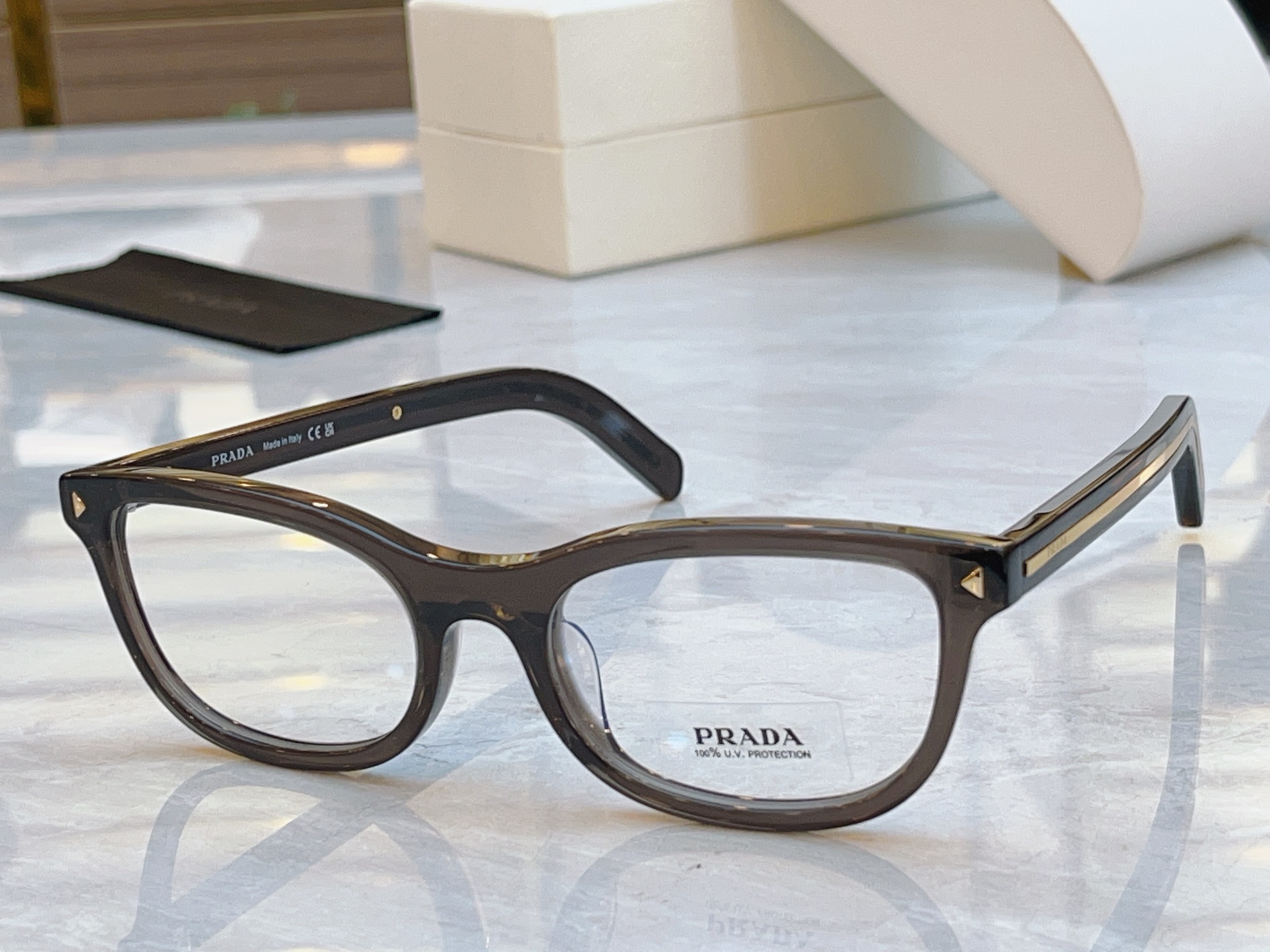 ，【PRAD*】普拉*达新款太阳镜🕶️，MODEL：PR D01VU，SIZE：52口20-145