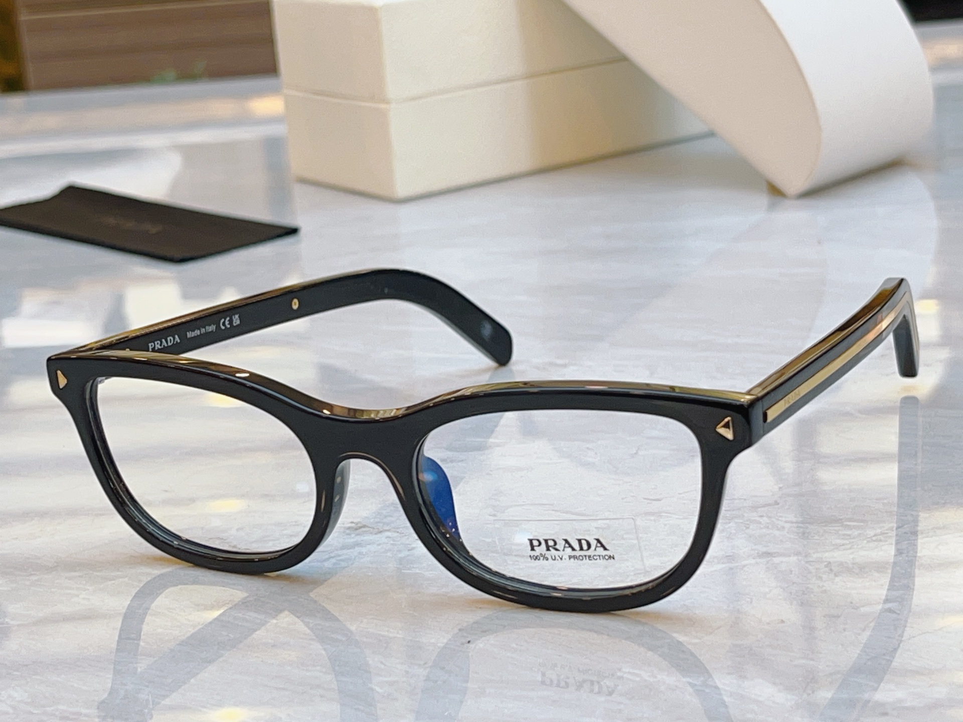 ，【PRAD*】普拉*达新款太阳镜🕶️，MODEL：PR D01VU，SIZE：52口20-145