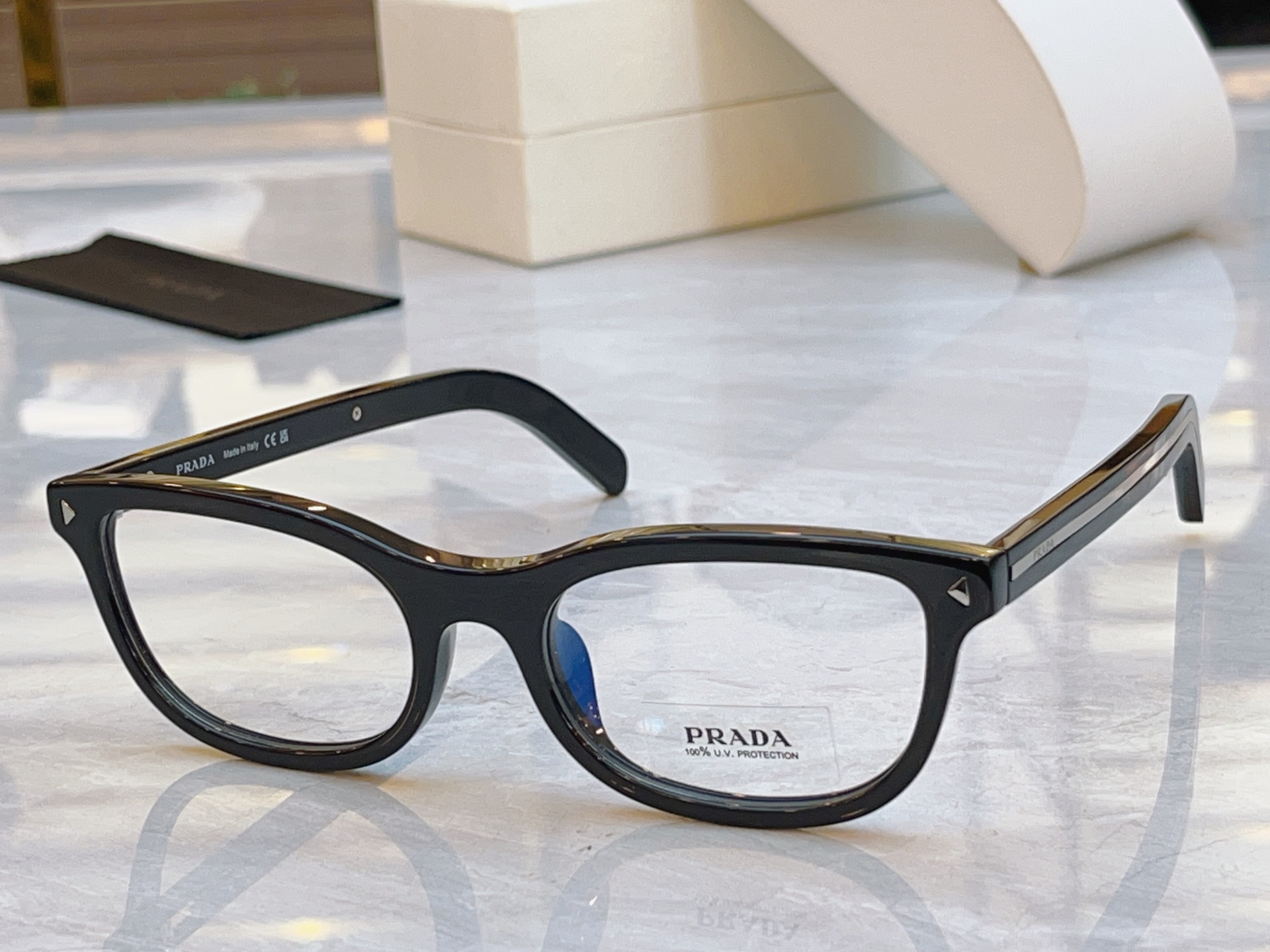 ，【PRAD*】普拉*达新款太阳镜🕶️，MODEL：PR D01VU，SIZE：52口20-145