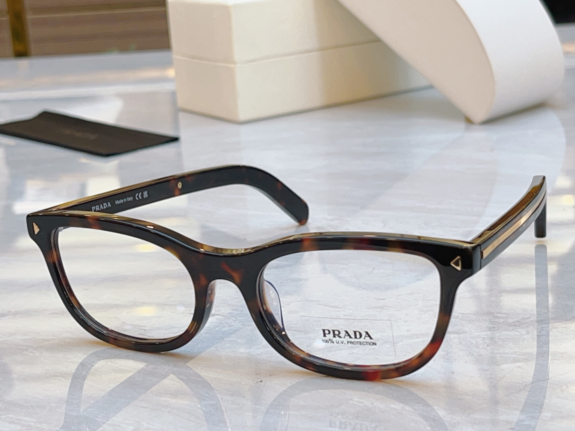 ，【PRAD*】普拉*达新款太阳镜🕶️，MODEL：PR D01VU，SIZE：52口20-145