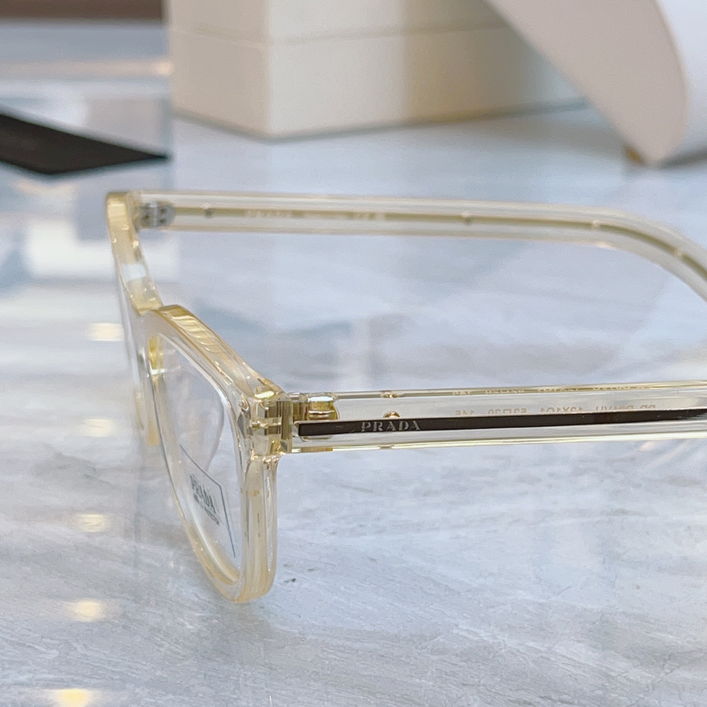 ，【PRAD*】普拉*达新款太阳镜🕶️，MODEL：PR D01VU，SIZE：52口20-145