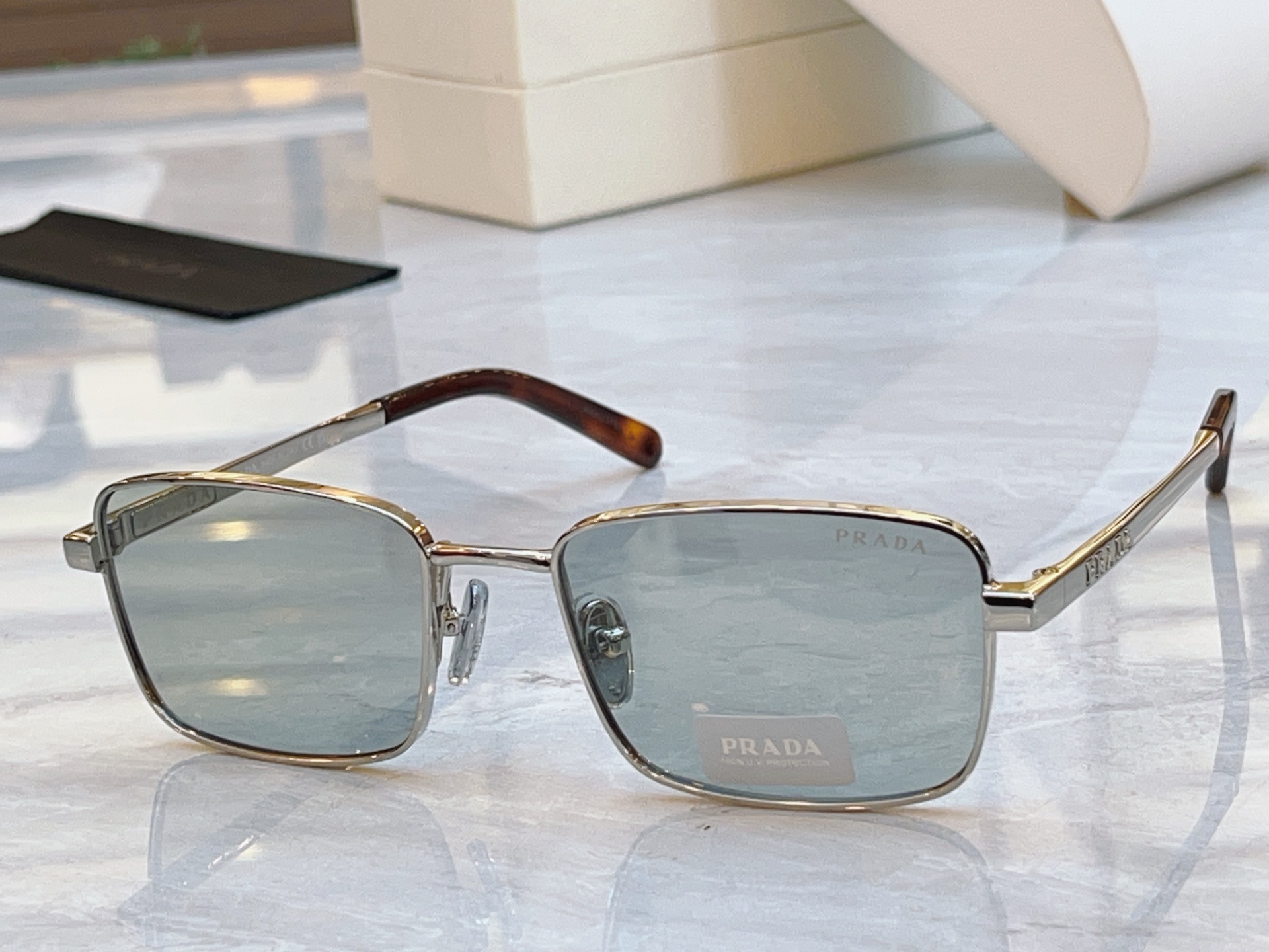 ，【PRAD*】普拉*达新款太阳镜🕶️，MODEL：PR D54S，SIZE：55口19-140