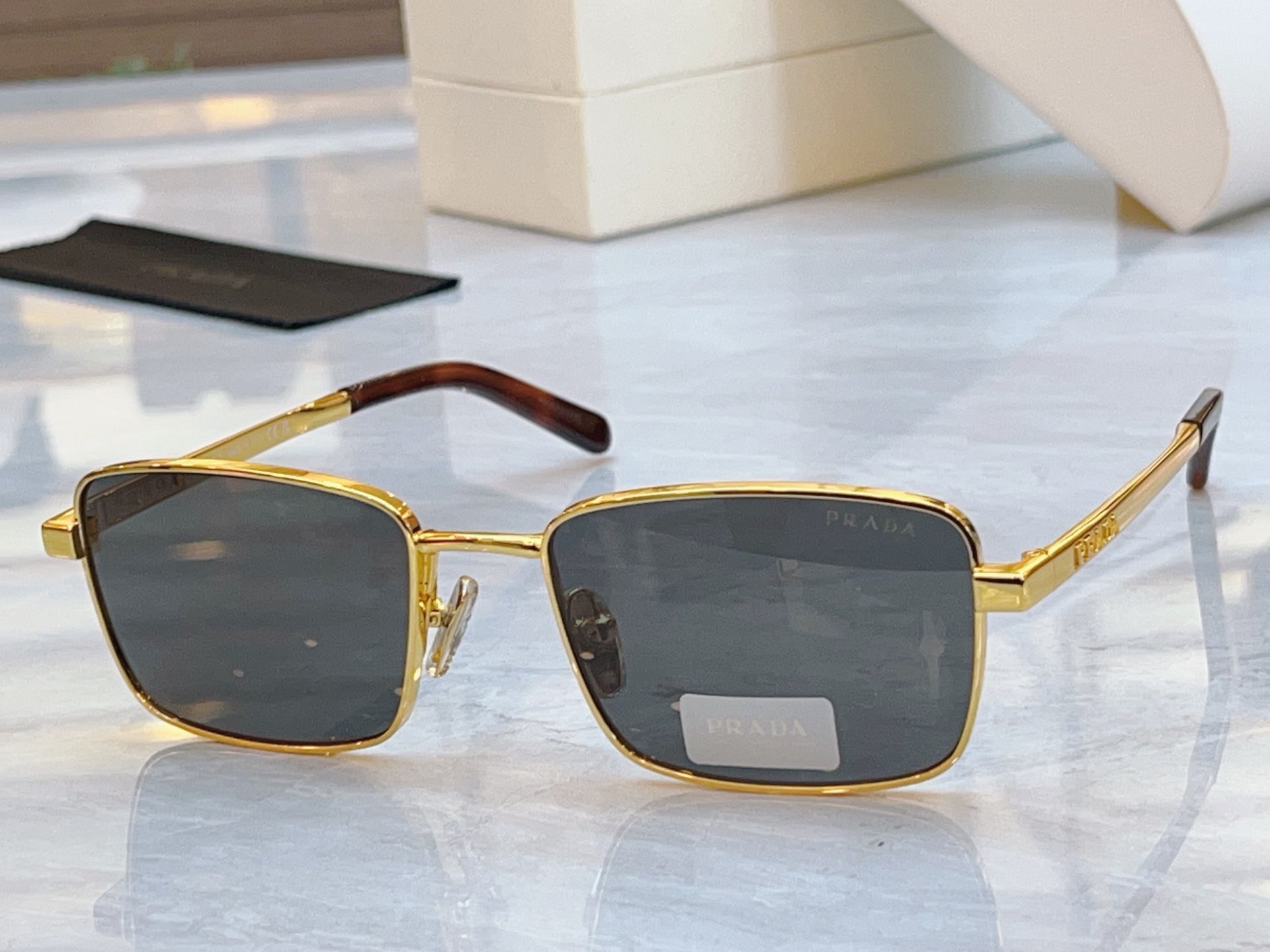 ，【PRAD*】普拉*达新款太阳镜🕶️，MODEL：PR D54S，SIZE：55口19-140