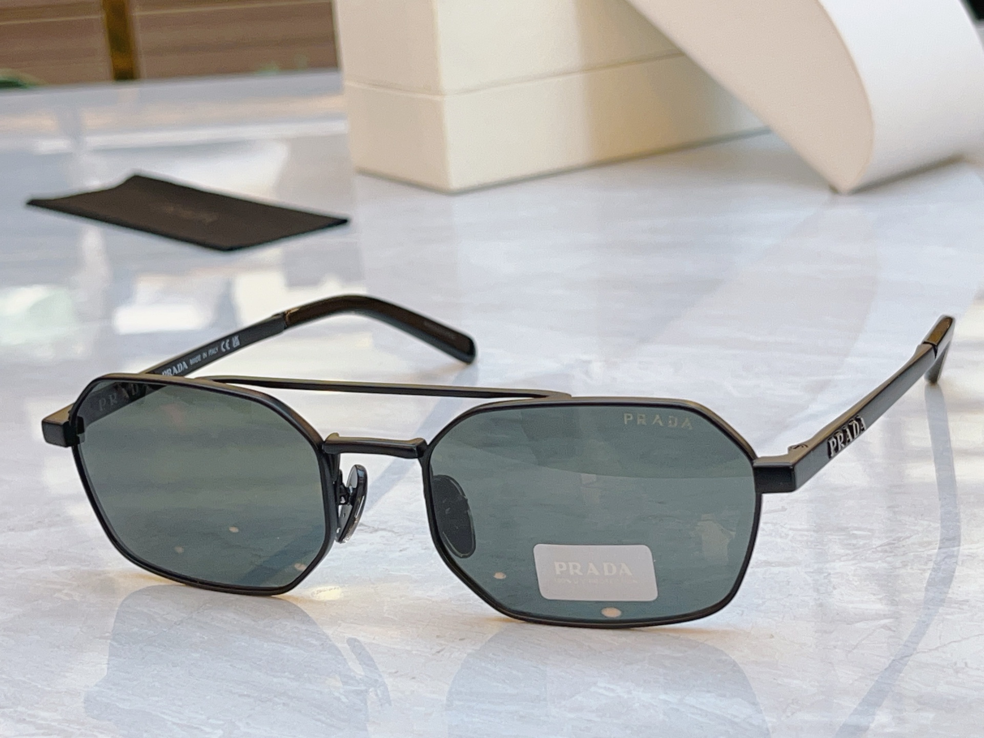 ，【PRAD*】普拉*达新款太阳镜🕶️，MODEL：PR D53S，SIZE：55口19-140