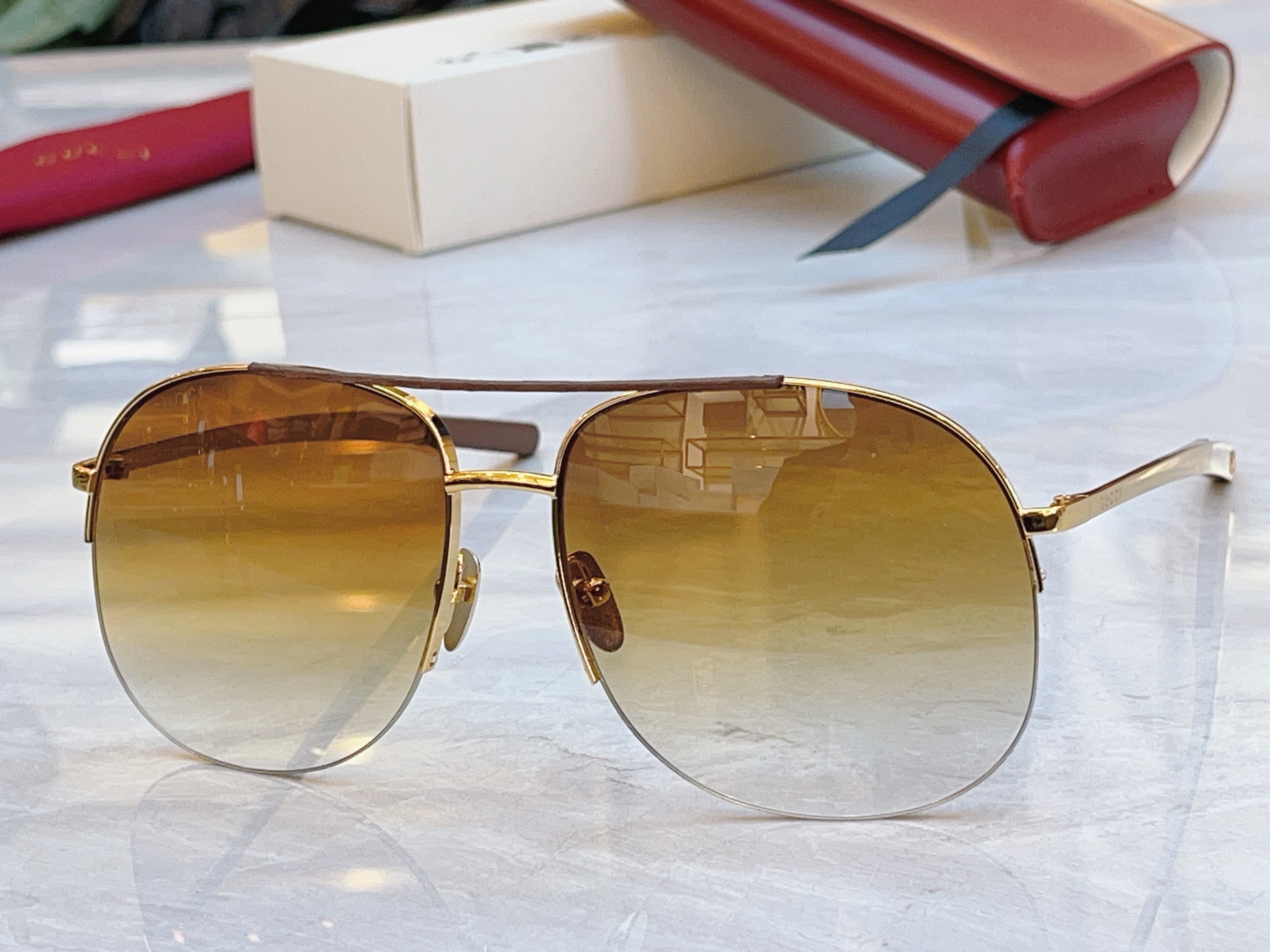 ，【GUCC*】古*驰新款太阳镜，MODEL：GG2165S，SIZE：61口16-135