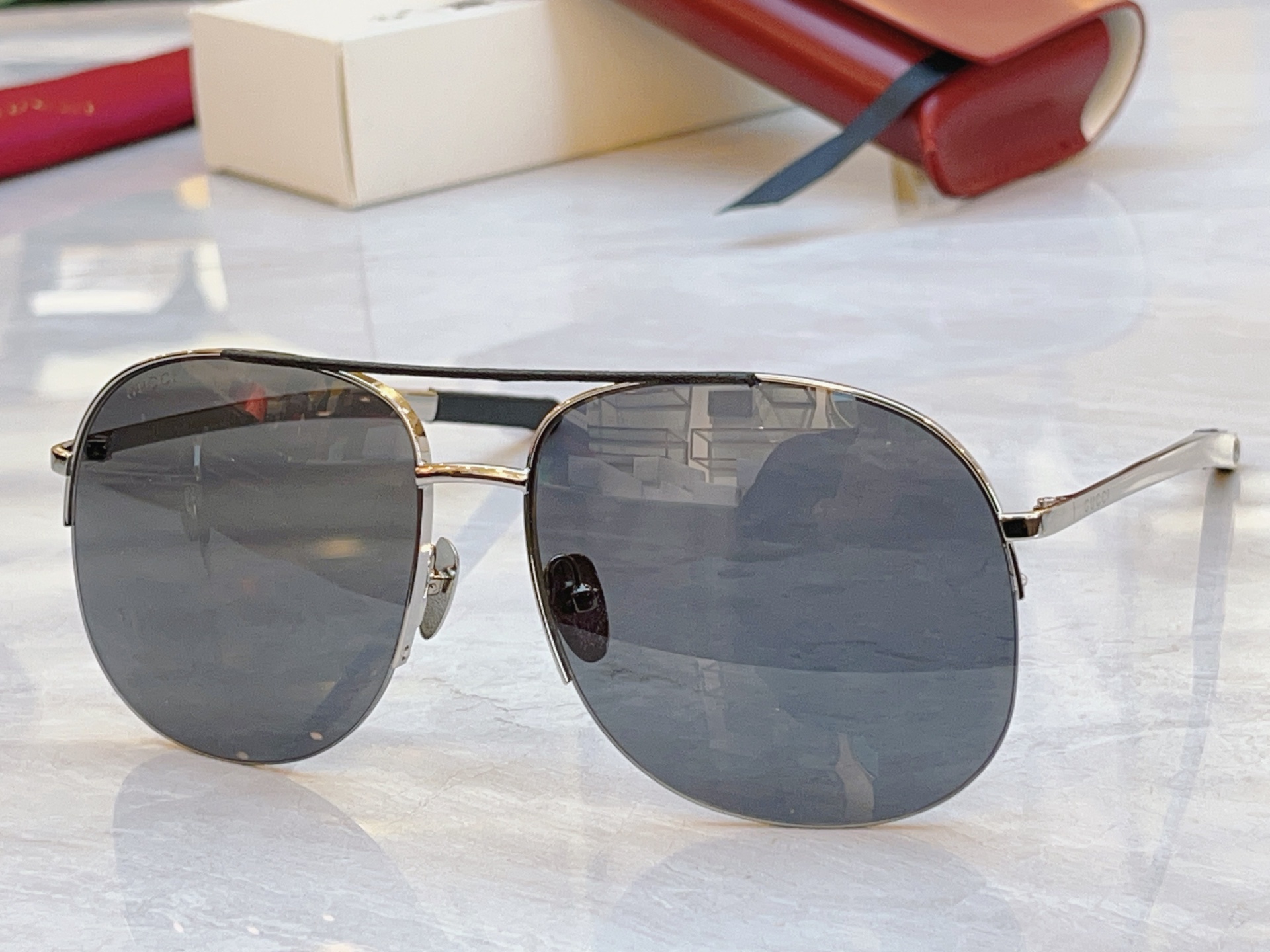 ，【GUCC*】古*驰新款太阳镜，MODEL：GG2165S，SIZE：61口16-135