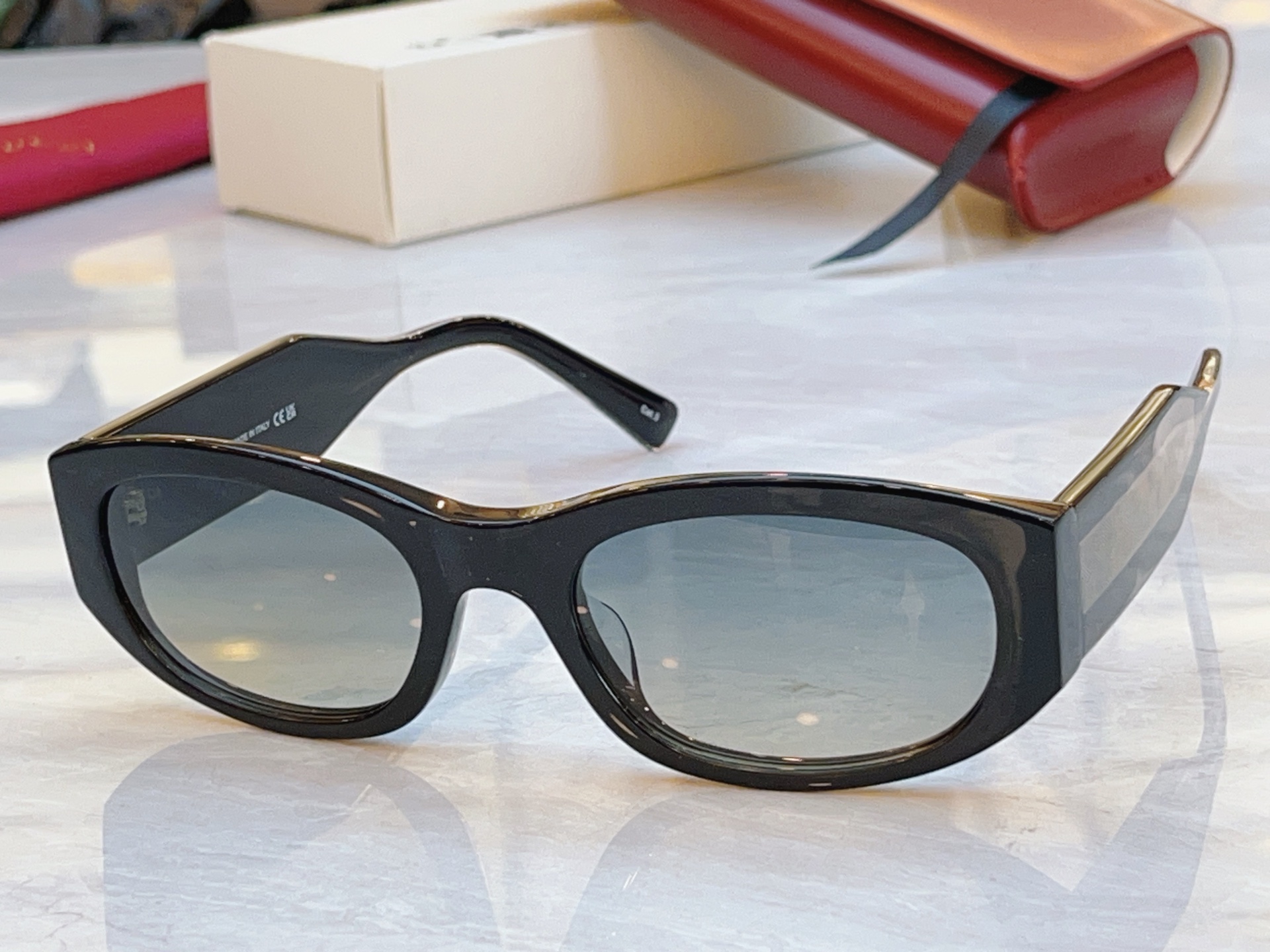 ，【GUCC*】古*驰新款太阳镜，MODEL：GG2068SA，SIZE：55口21-145