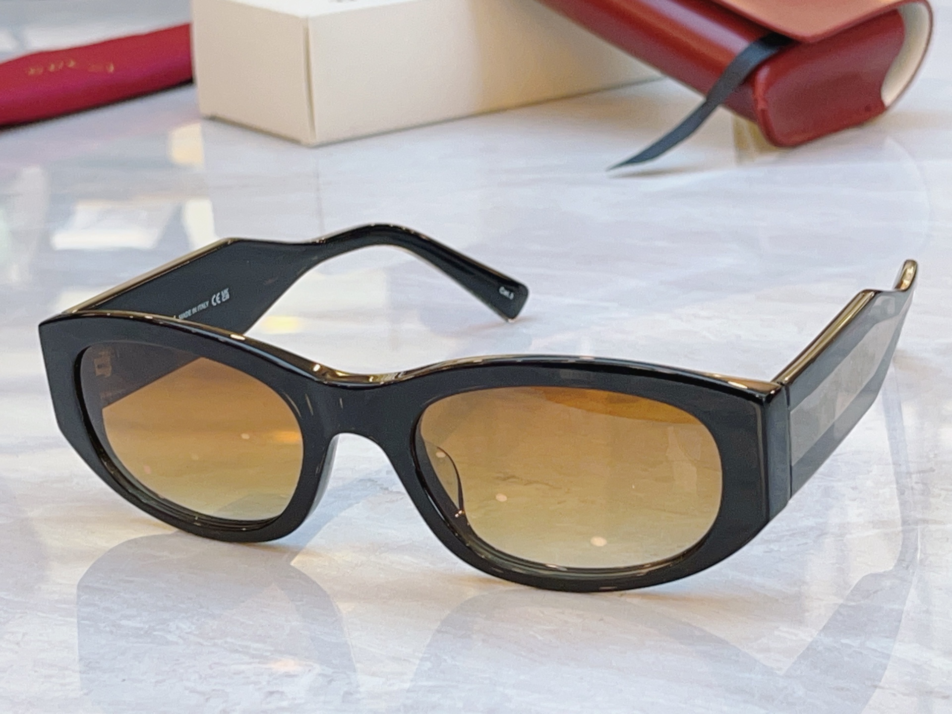 ，【GUCC*】古*驰新款太阳镜，MODEL：GG2068SA，SIZE：55口21-145