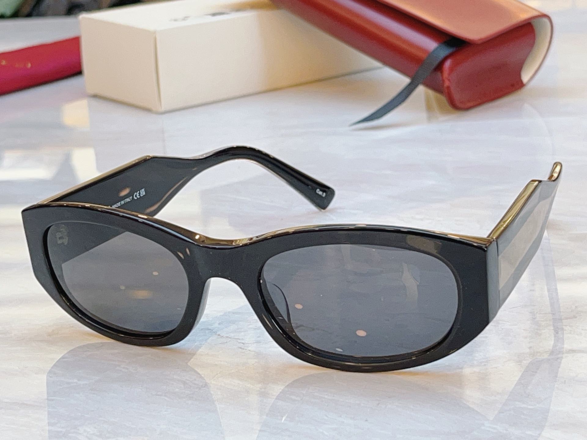 ，【GUCC*】古*驰新款太阳镜，MODEL：GG2068SA，SIZE：55口21-145