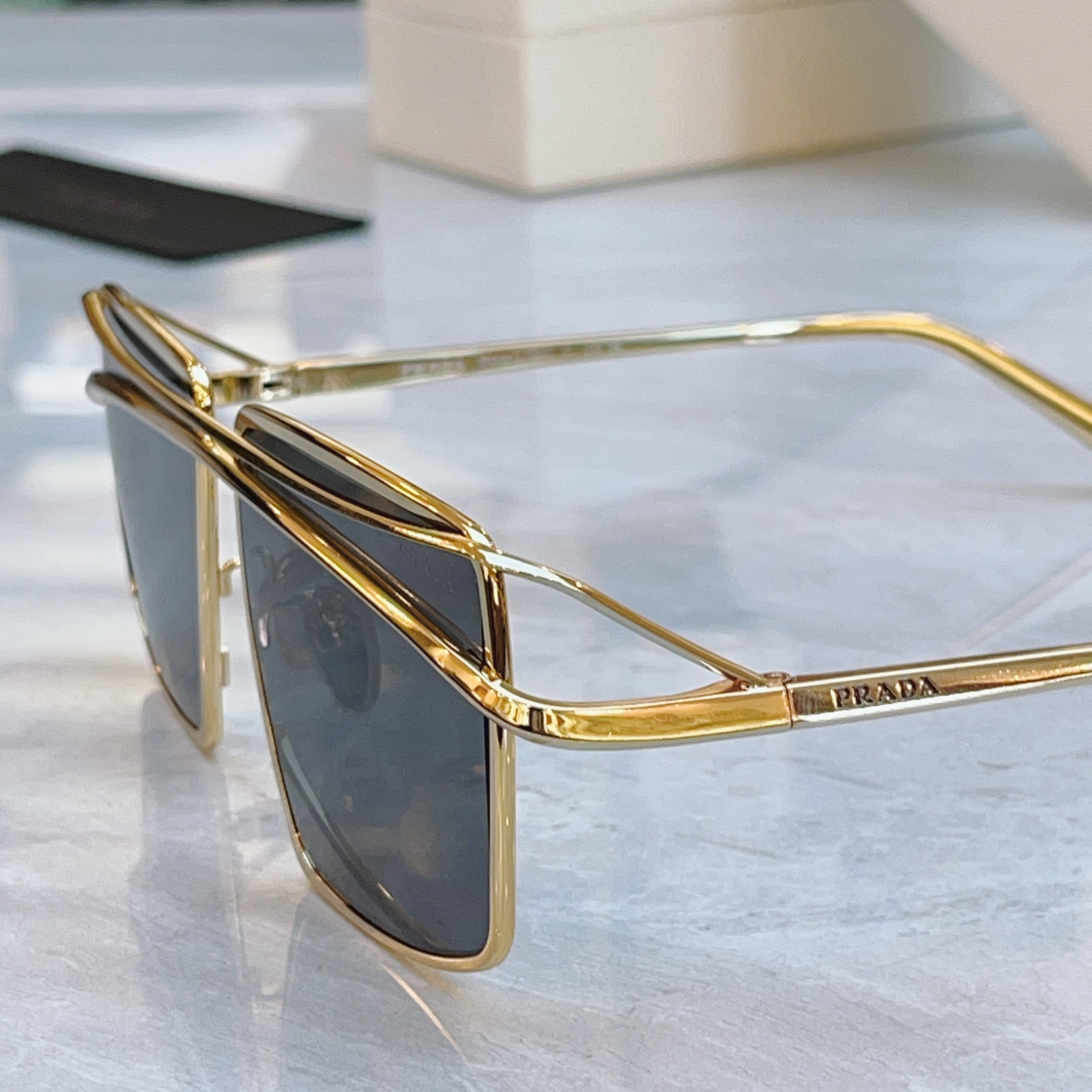 ，【PRAD*】普拉*达新款太阳镜🕶️，MODEL：SPR C55，SIZE：58口15-140