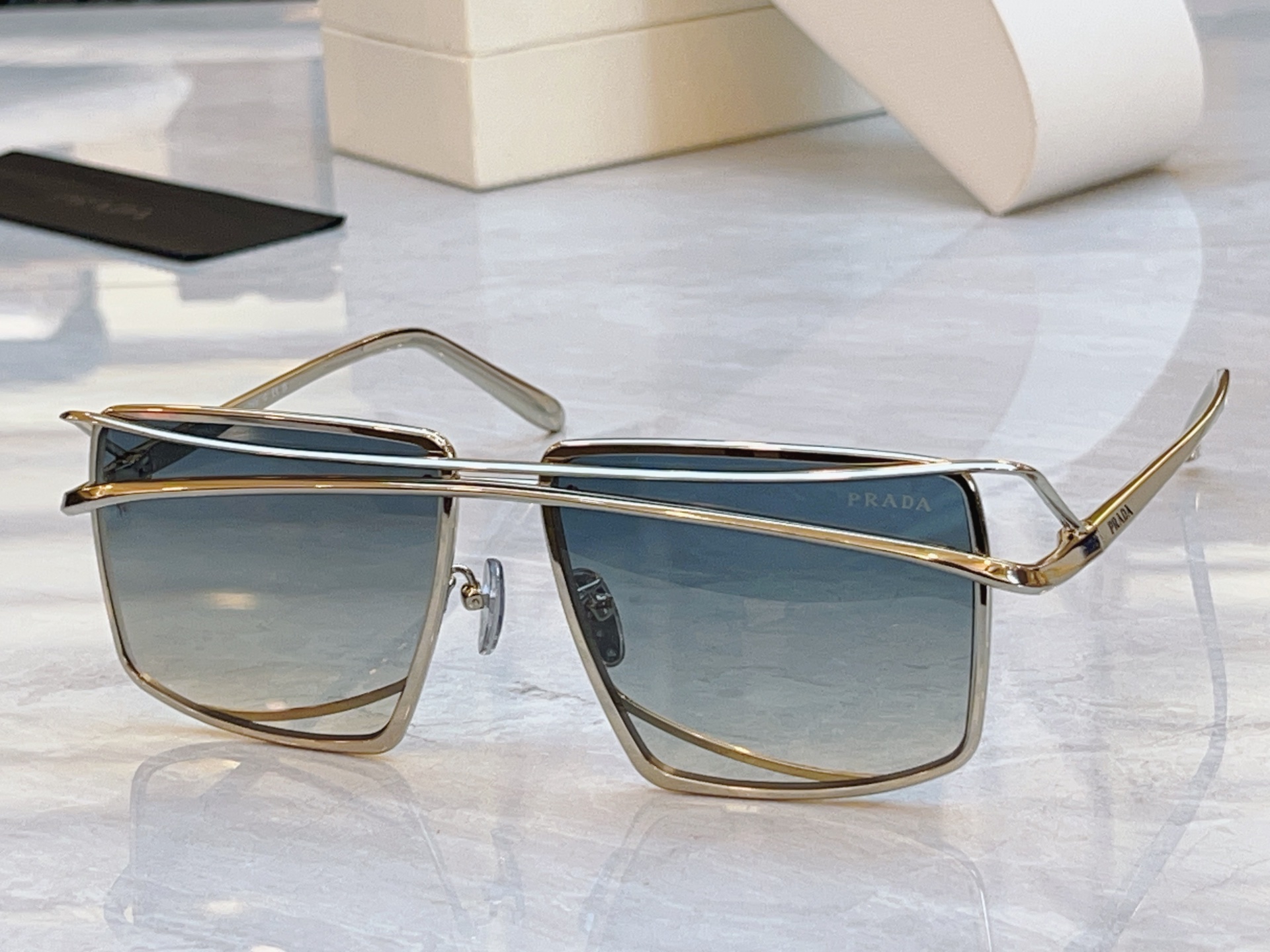 ，【PRAD*】普拉*达新款太阳镜🕶️，MODEL：SPR C55，SIZE：58口15-140