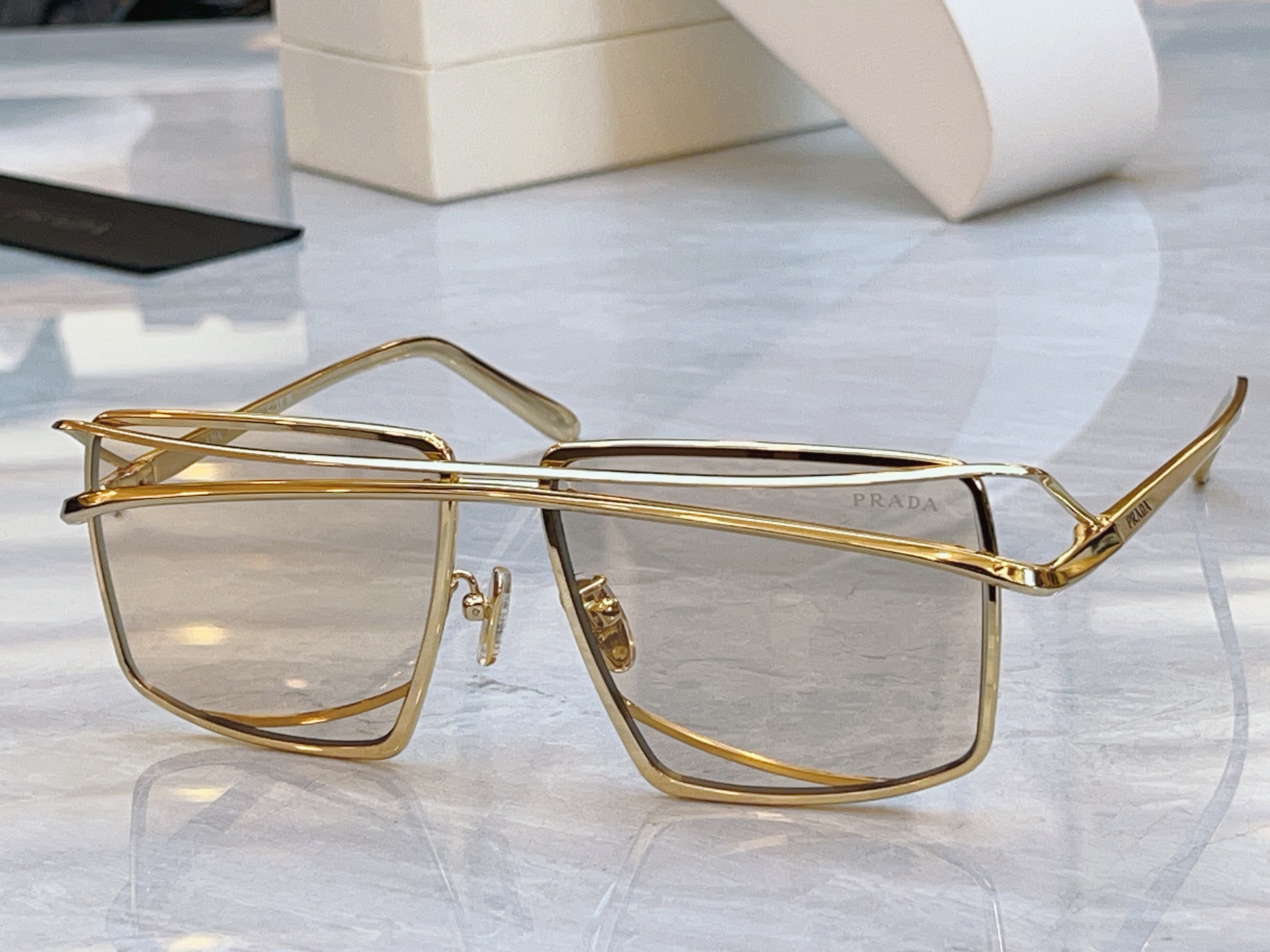 ，【PRAD*】普拉*达新款太阳镜🕶️，MODEL：SPR C55，SIZE：58口15-140