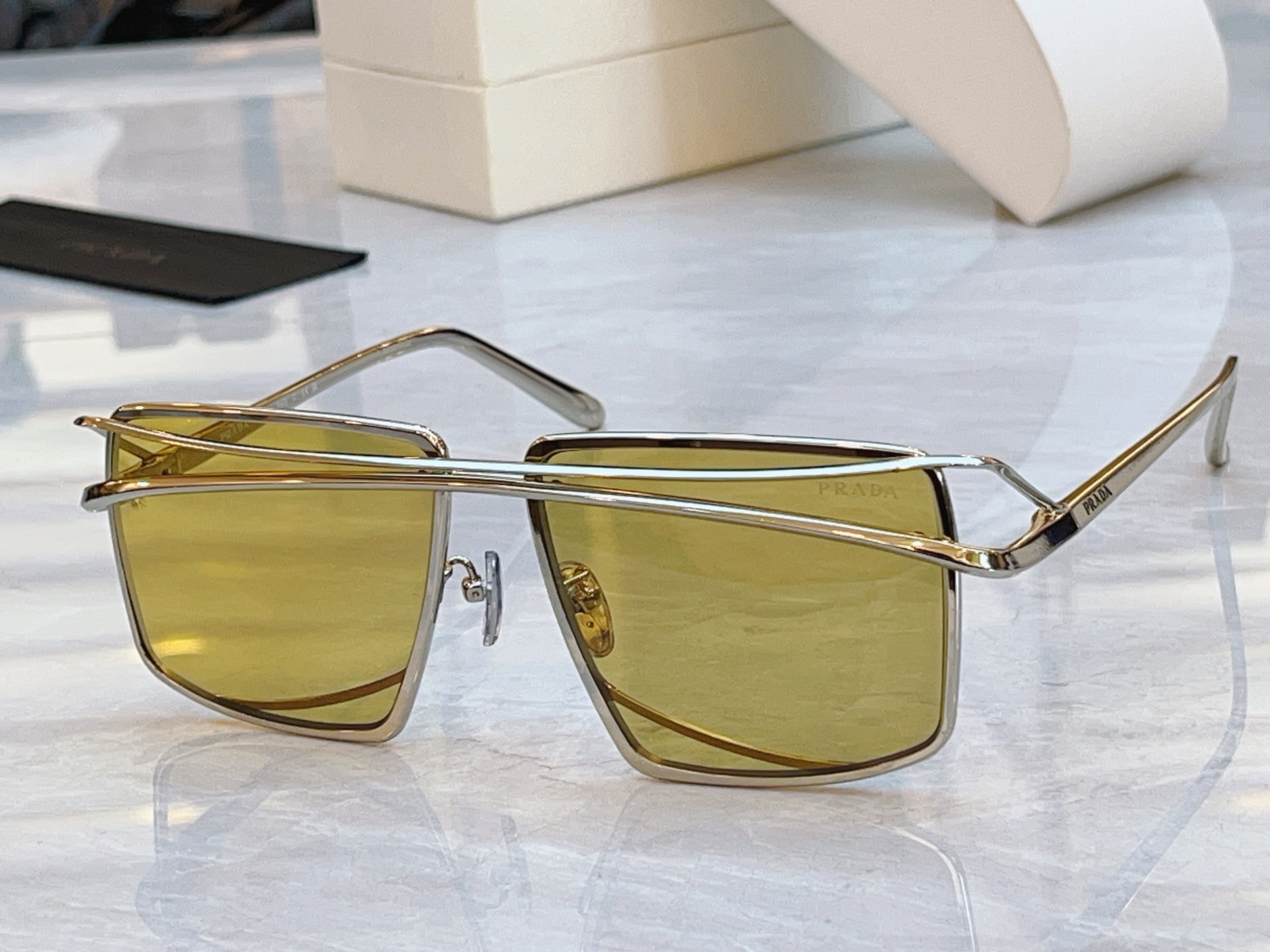 ，【PRAD*】普拉*达新款太阳镜🕶️，MODEL：SPR C55，SIZE：58口15-140