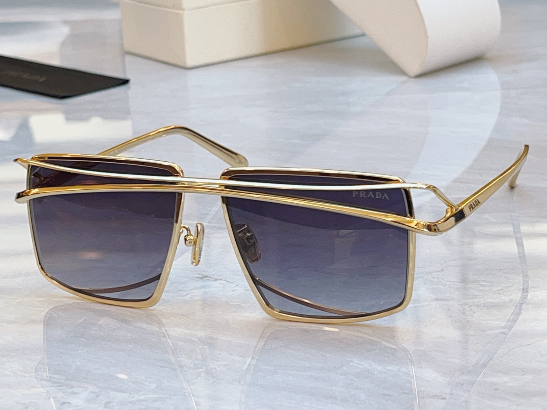 ，【PRAD*】普拉*达新款太阳镜🕶️，MODEL：SPR C55，SIZE：58口15-140