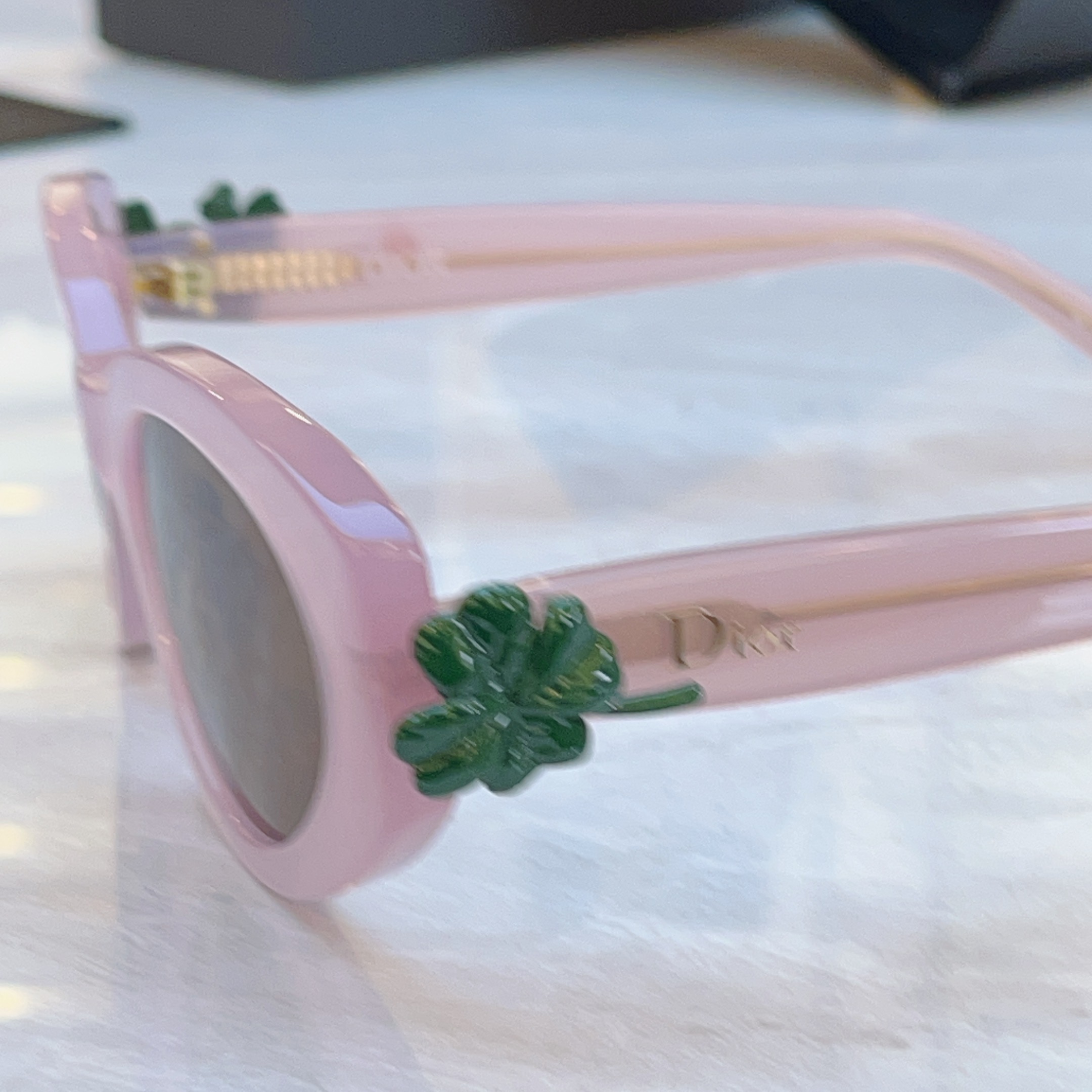 ，【DIO* 】迪*奥新款太阳镜，MODEL：Clover B1F，SIZE：54口19-140