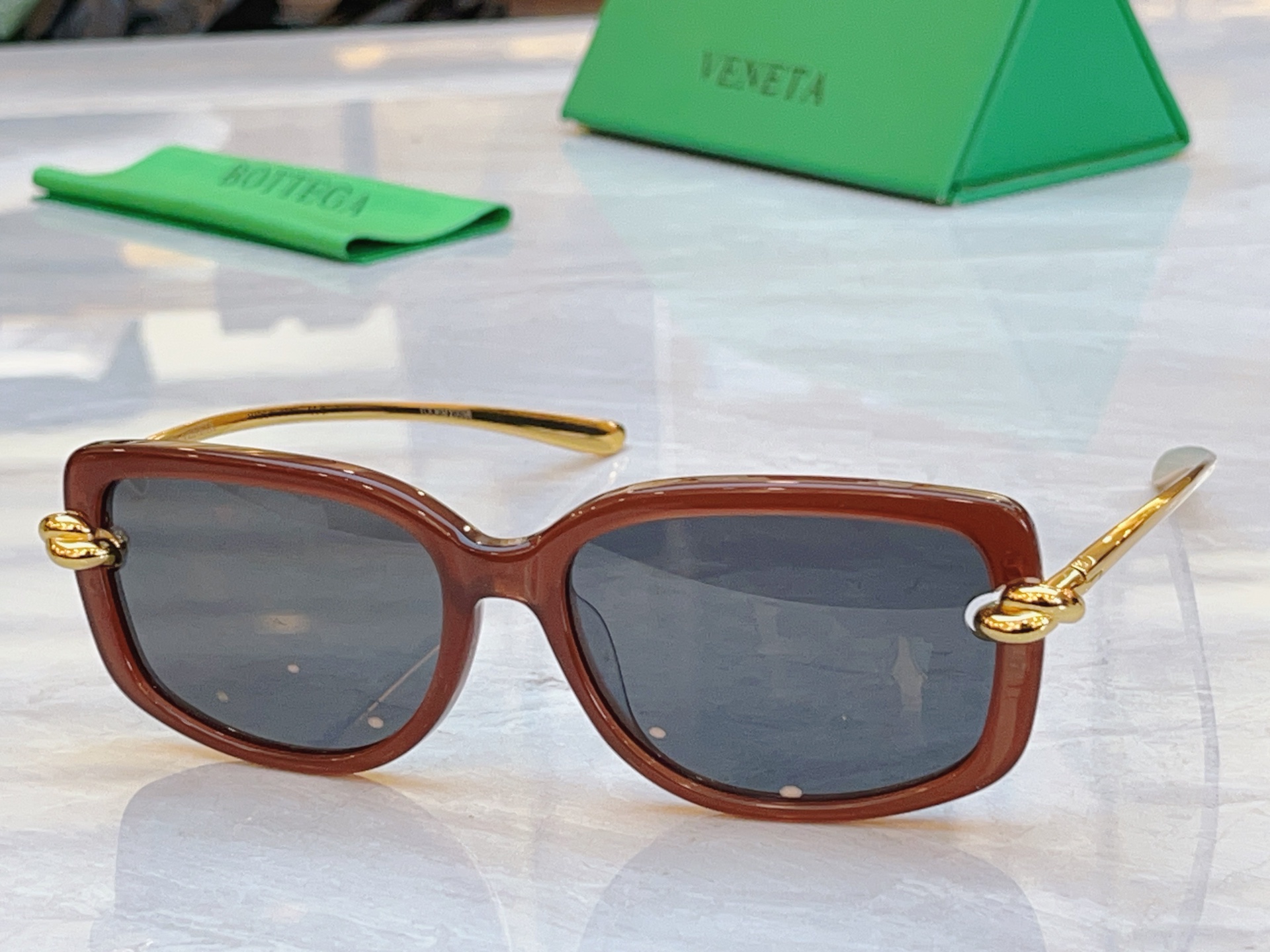 ，【BOTTEGA VENET*】宝缇*嘉新款眼镜架，MODEL：BV1440SA，SIZE：55口17