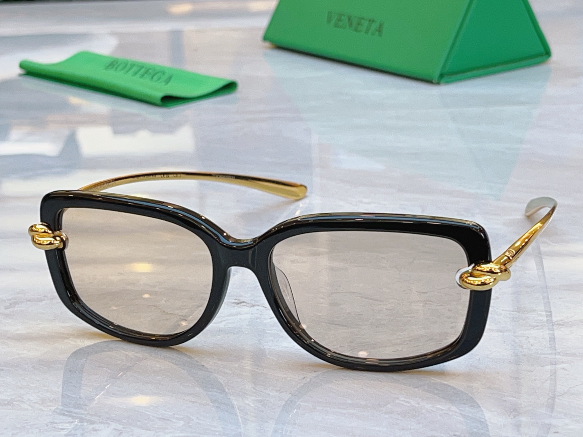 ，【BOTTEGA VENET*】宝缇*嘉新款眼镜架，MODEL：BV1440SA，SIZE：55口17