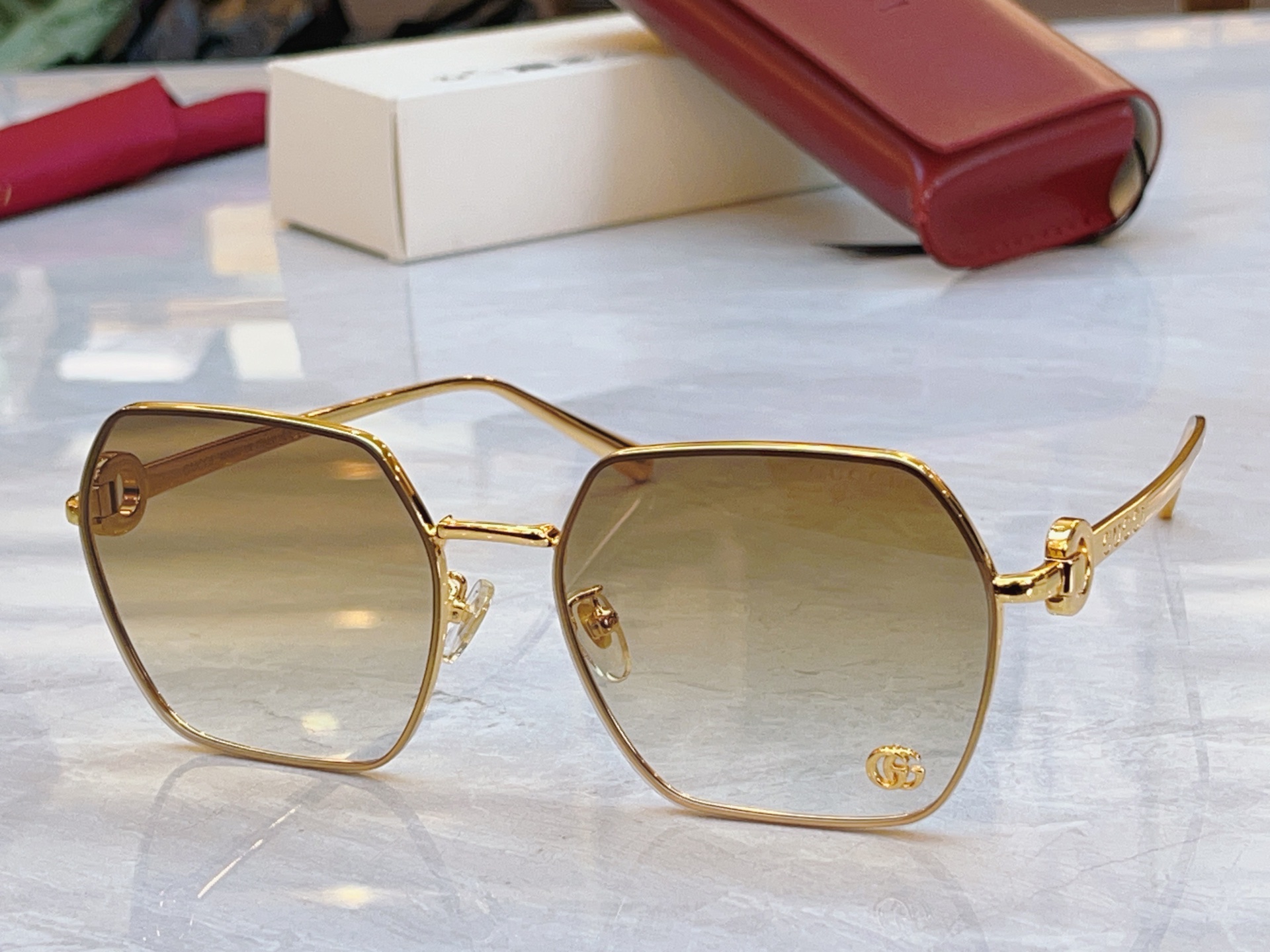 ，【GUCC*】古*驰新款太阳镜，MODEL：GG1551S，SIZE：60口18-145