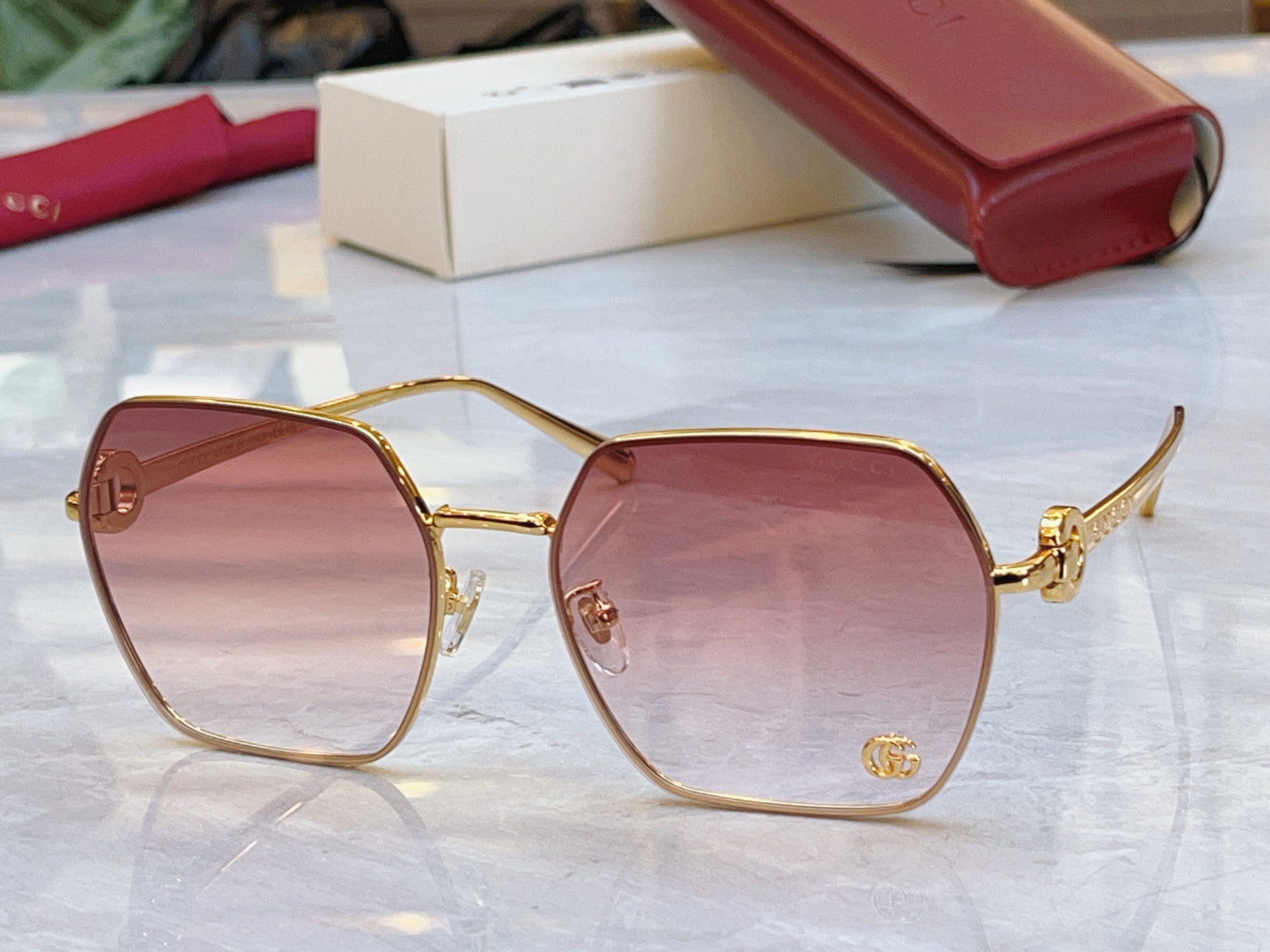 ，【GUCC*】古*驰新款太阳镜，MODEL：GG1551S，SIZE：60口18-145