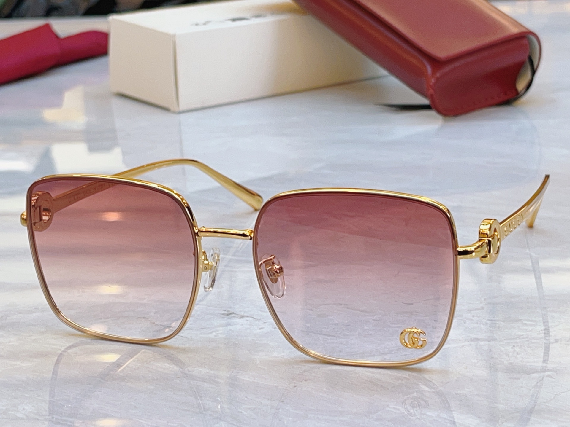 ，【GUCC*】古*驰新款太阳镜，MODEL：GG1552S，SIZE：59口18-145