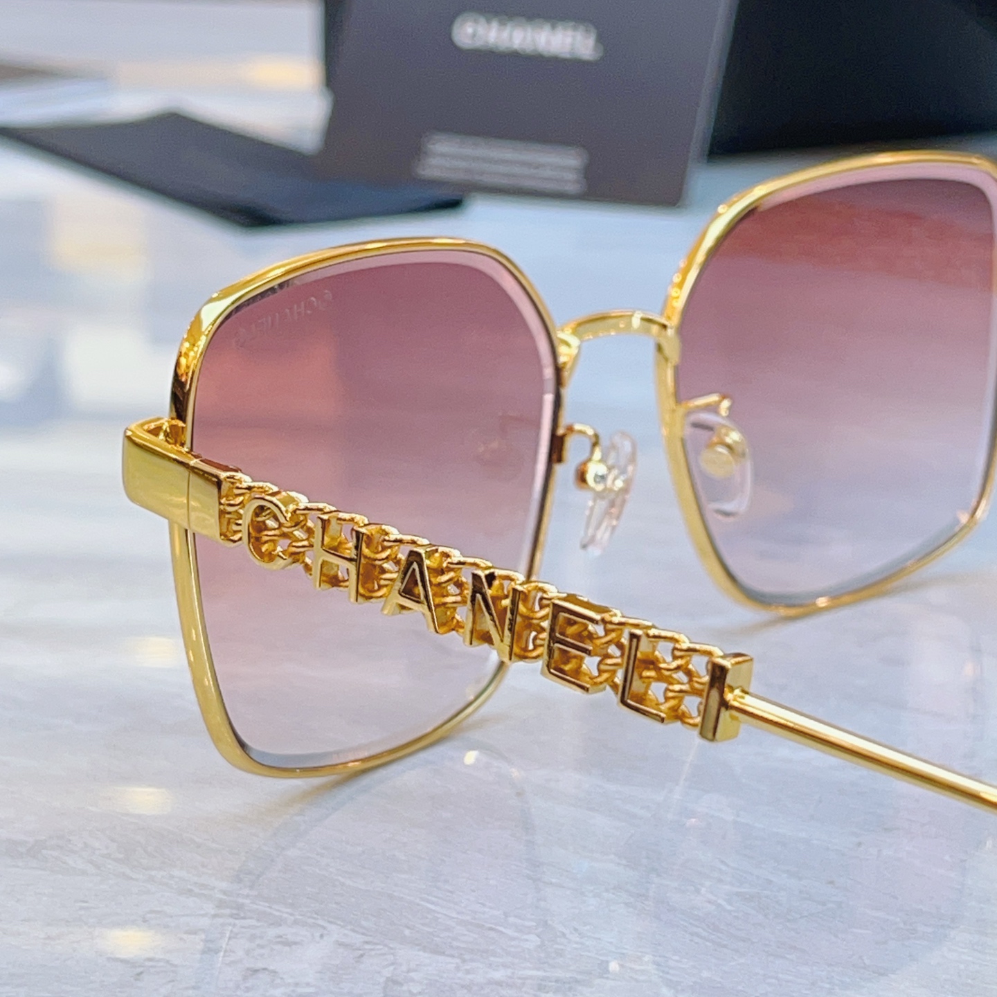 ，【CHANE*】香奈*儿新款太阳镜，MODEL：CH5517-H，SIZE：59口18-145