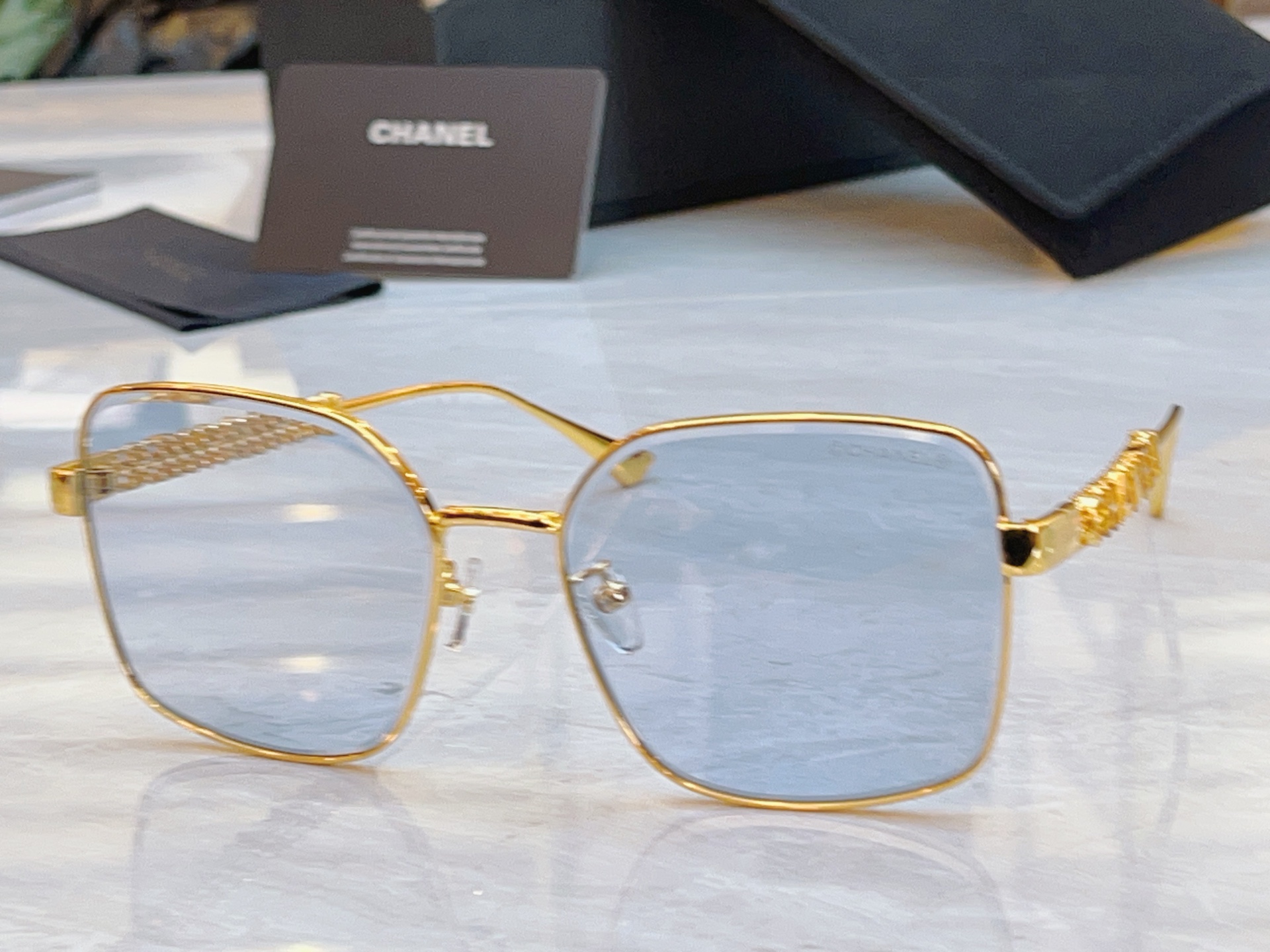 ，【CHANE*】香奈*儿新款太阳镜，MODEL：CH5517-H，SIZE：59口18-145