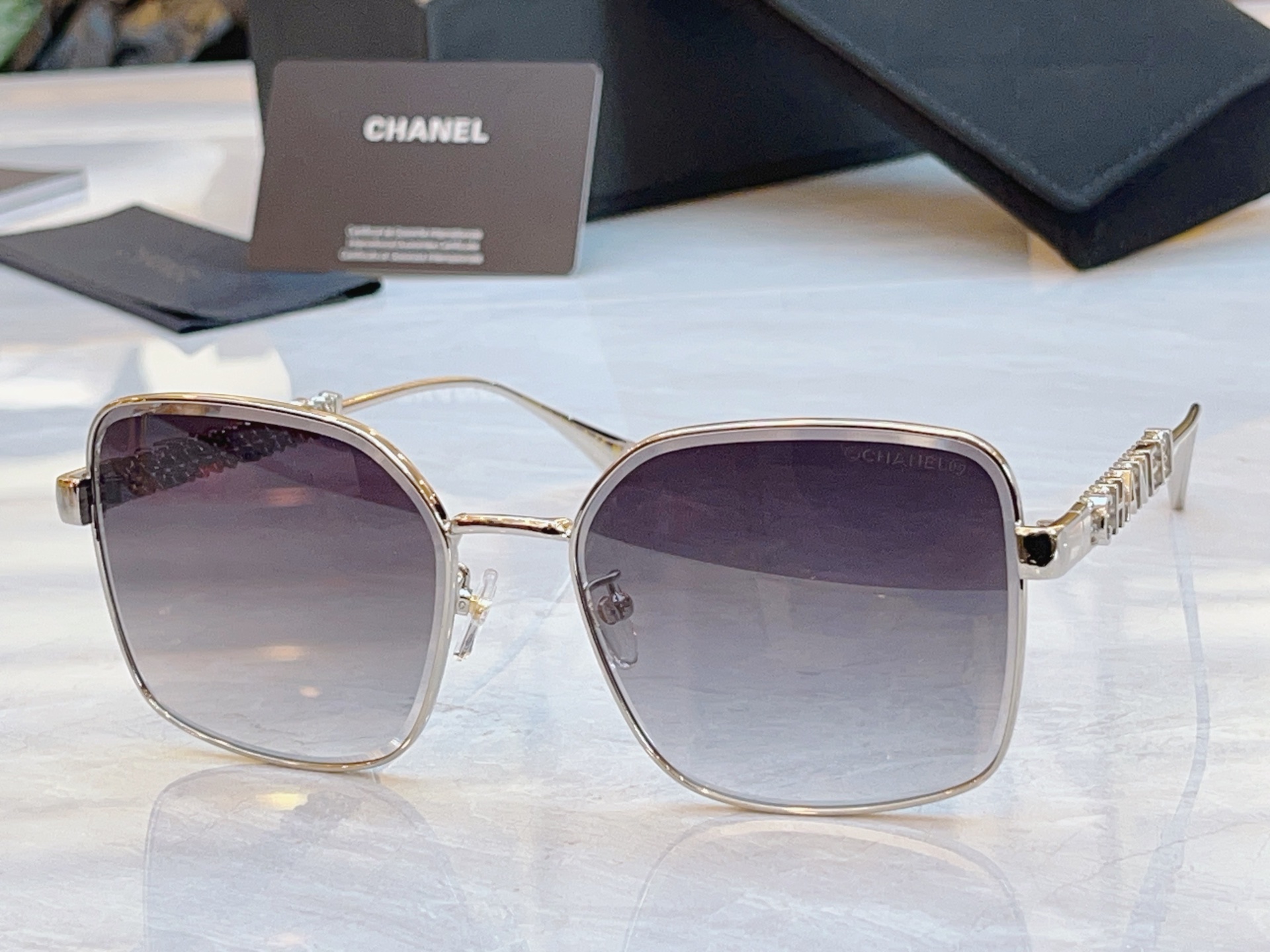 ，【CHANE*】香奈*儿新款太阳镜，MODEL：CH5517-H，SIZE：59口18-145