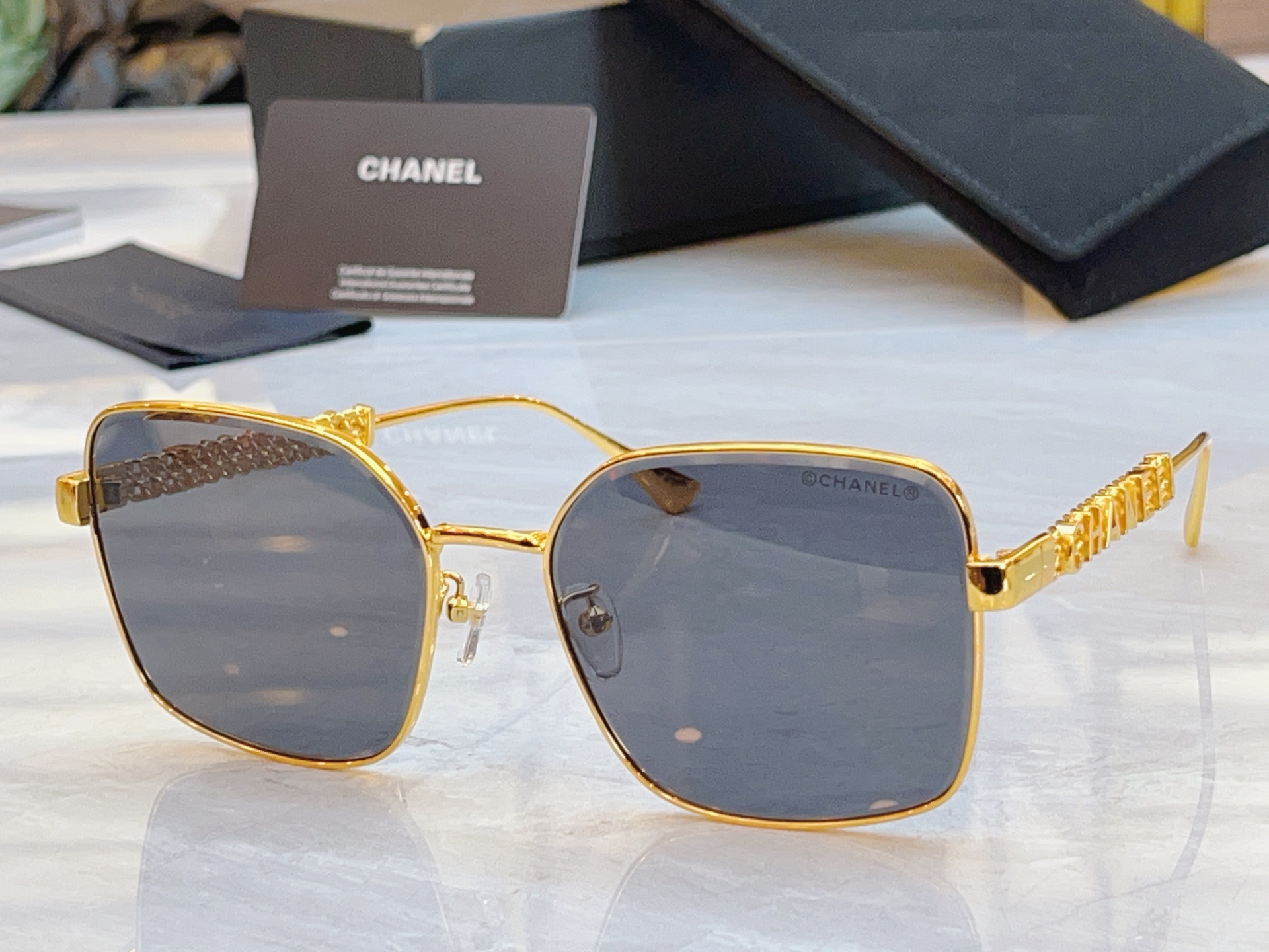 ，【CHANE*】香奈*儿新款太阳镜，MODEL：CH5517-H，SIZE：59口18-145