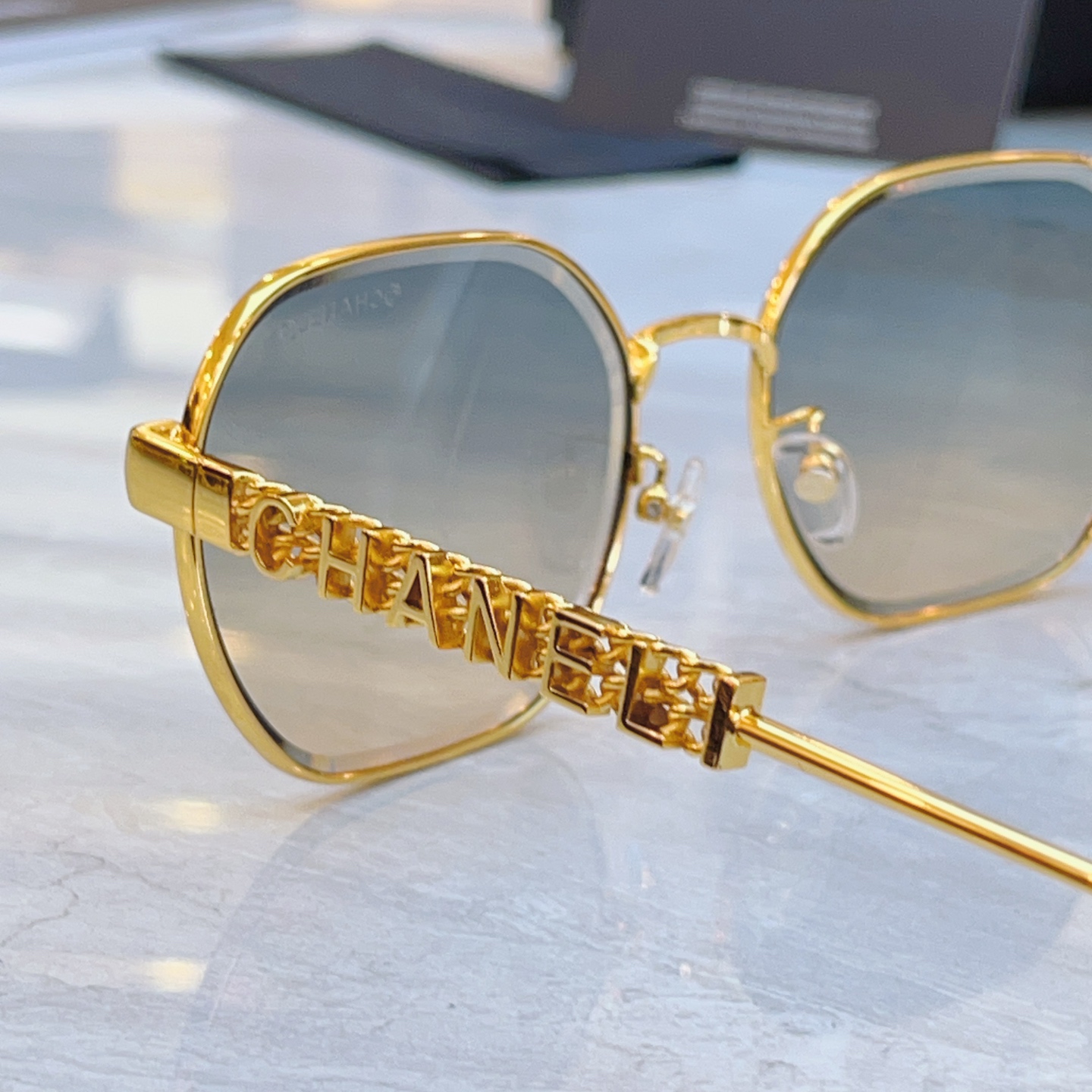 ，【CHANE*】香奈*儿新款太阳镜，MODEL：CH5516-H，SIZE：58口18-140