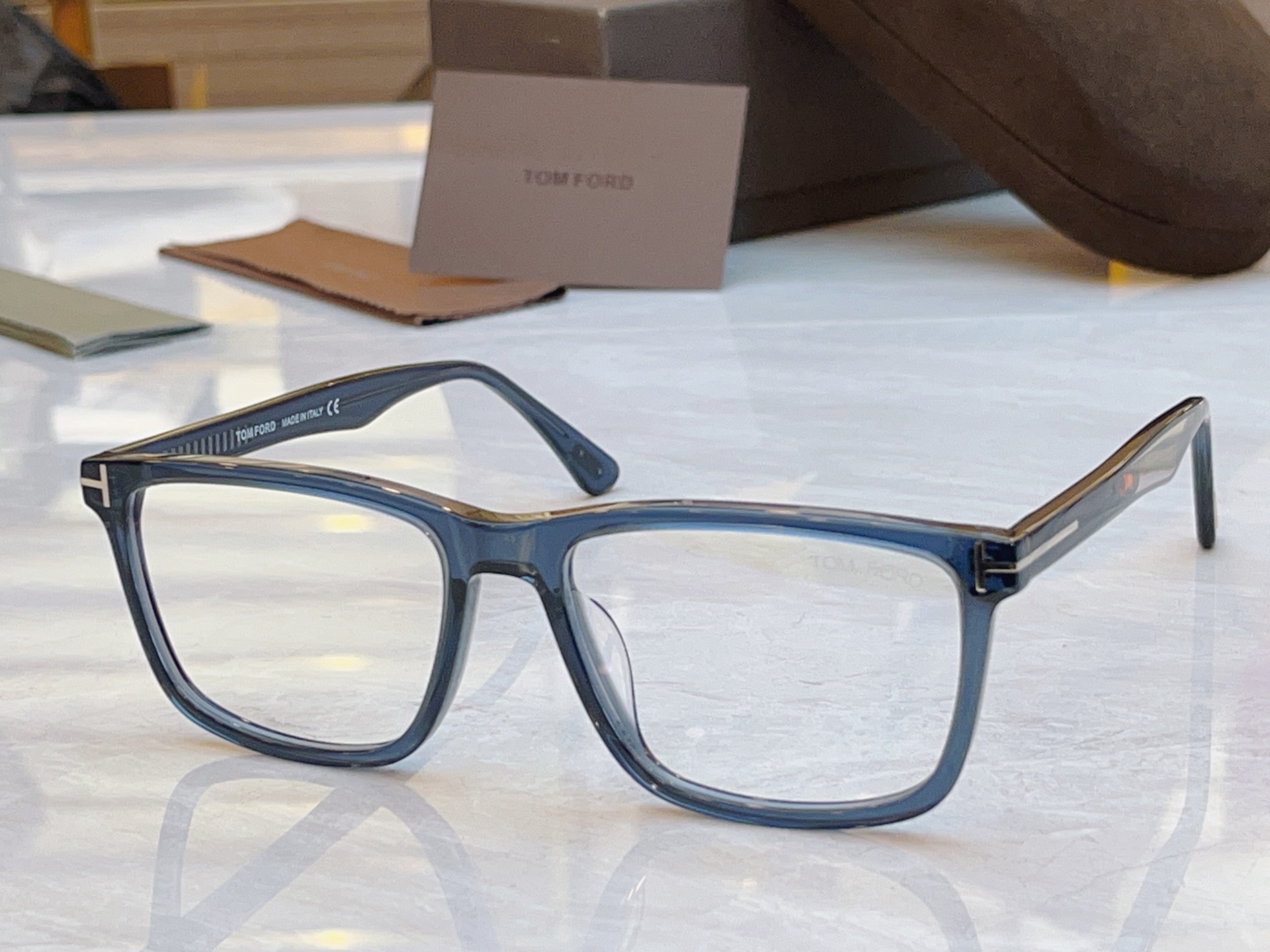 ，【TOM FOR*】汤姆*福特新款眼镜架，MODEL：TF5979，SIZE：54口19-145