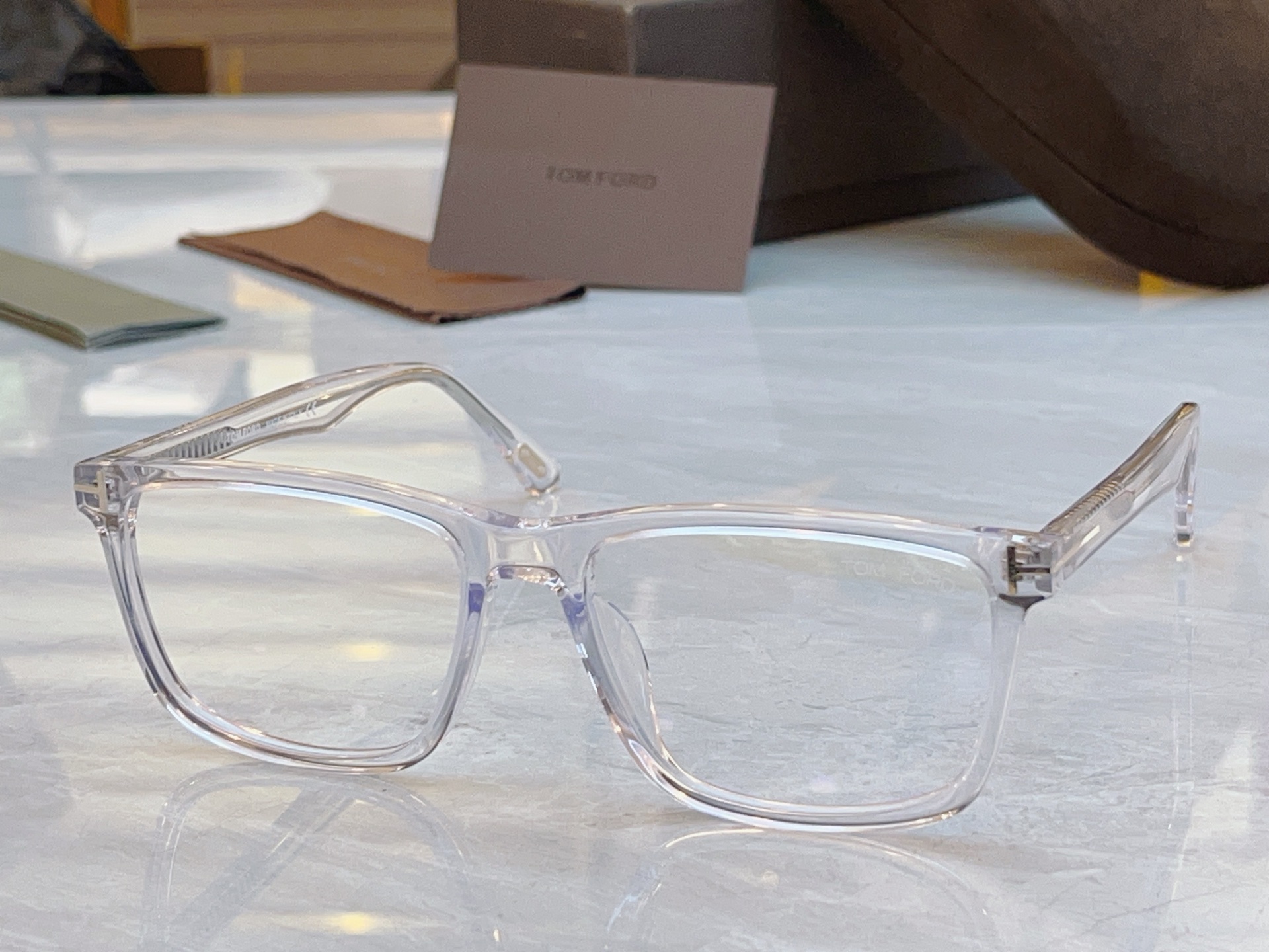 ，【TOM FOR*】汤姆*福特新款眼镜架，MODEL：TF5979，SIZE：54口19-145