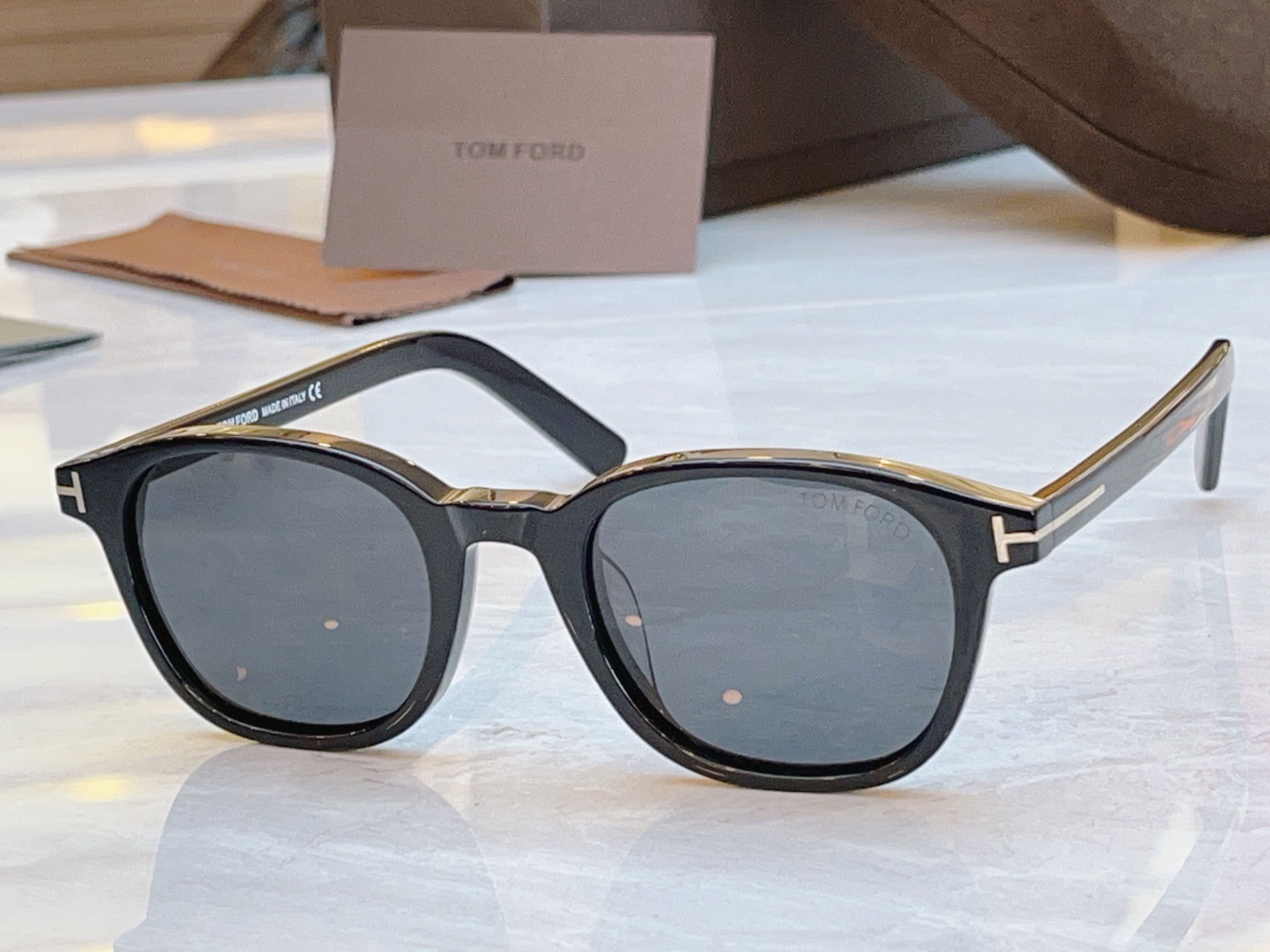 ，【TOM FOR*】汤姆*福特新款太阳镜，MODEL：TF981，SIZE：51口20-145