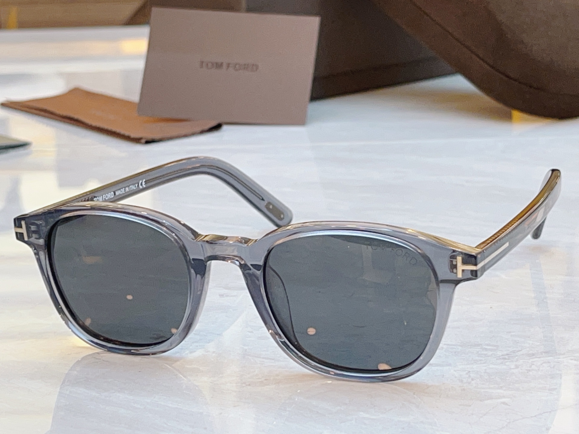 ，【TOM FOR*】汤姆*福特新款太阳镜，MODEL：TF981，SIZE：51口20-145