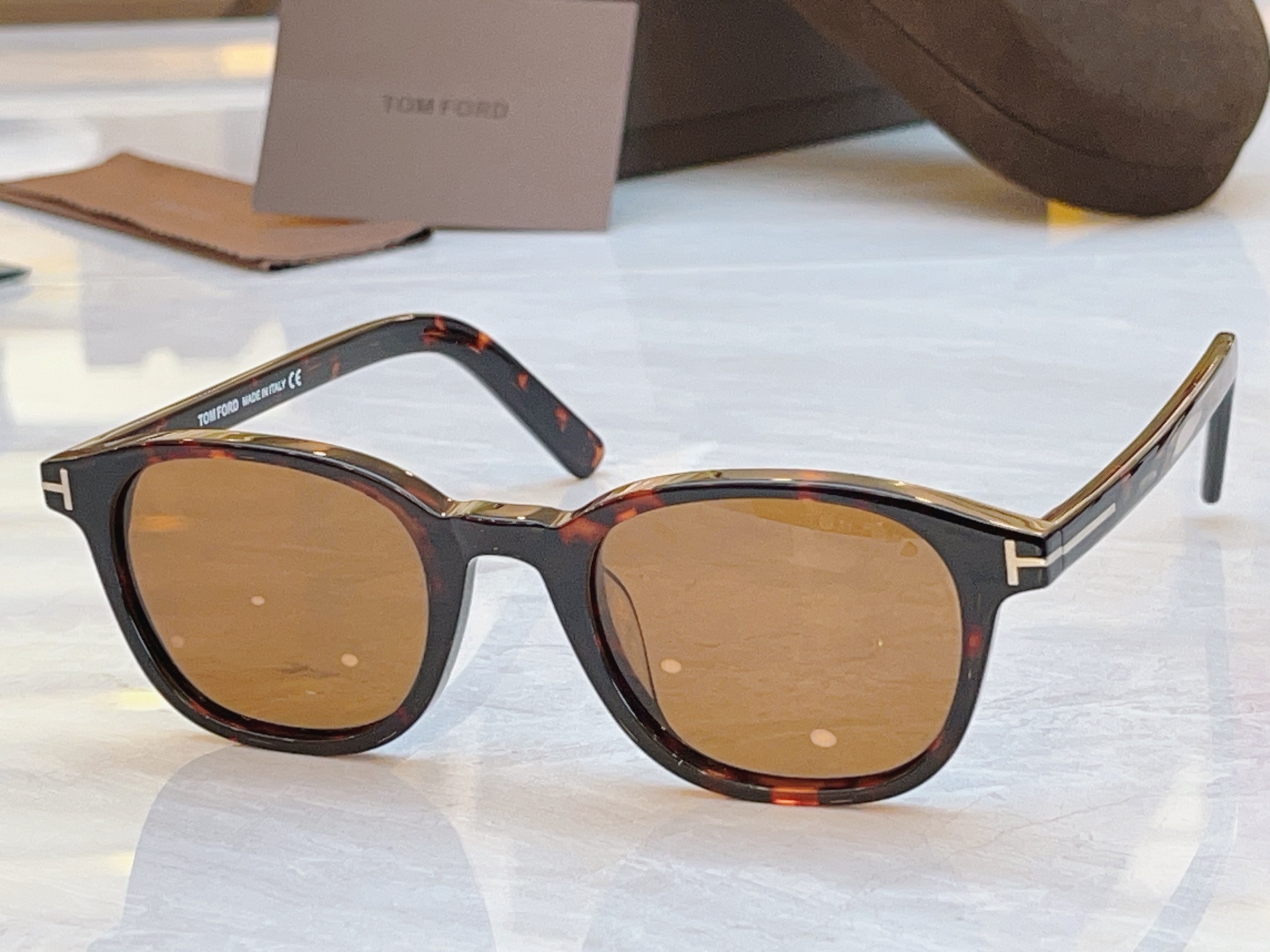 ，【TOM FOR*】汤姆*福特新款太阳镜，MODEL：TF981，SIZE：51口20-145