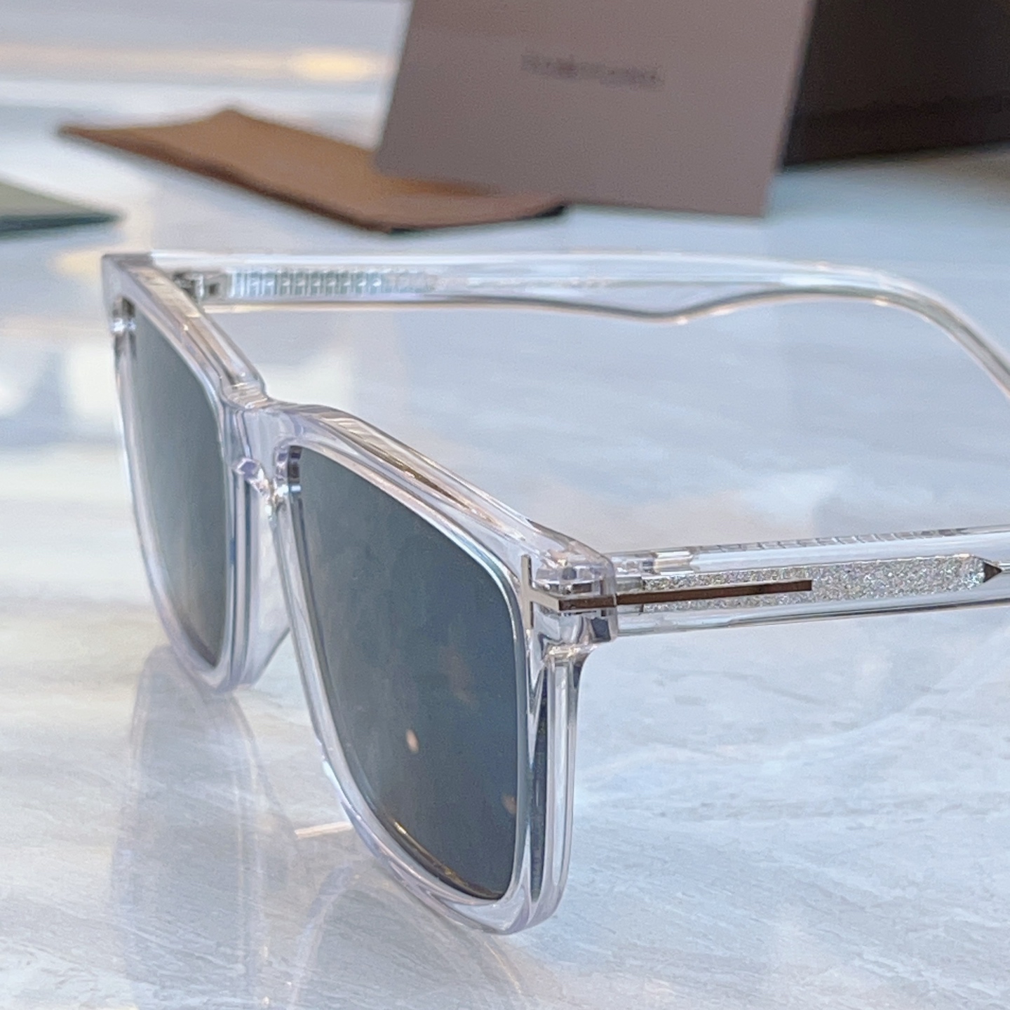 ，【TOM FOR*】汤姆*福特新款太阳镜，MODEL：TF5979，SIZE：54口19-145