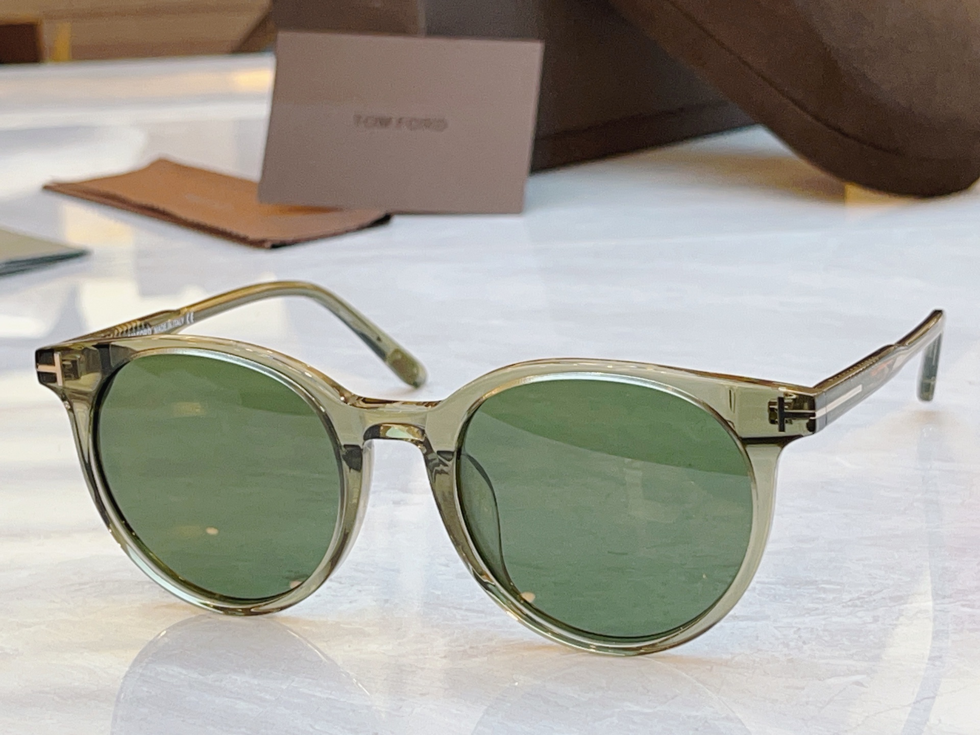 ，【TOM FOR*】汤姆*福特新款太阳镜，MODEL：TF5695，SIZE：51口20-145