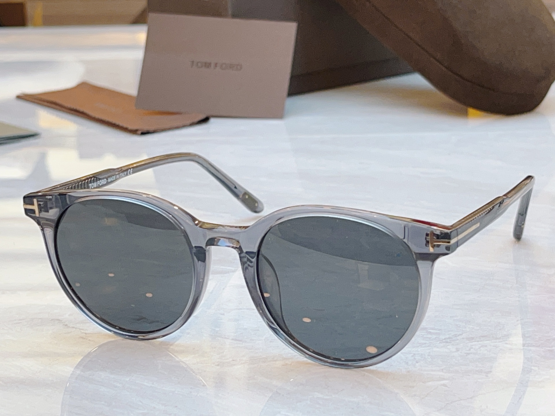 ，【TOM FOR*】汤姆*福特新款太阳镜，MODEL：TF5695，SIZE：51口20-145