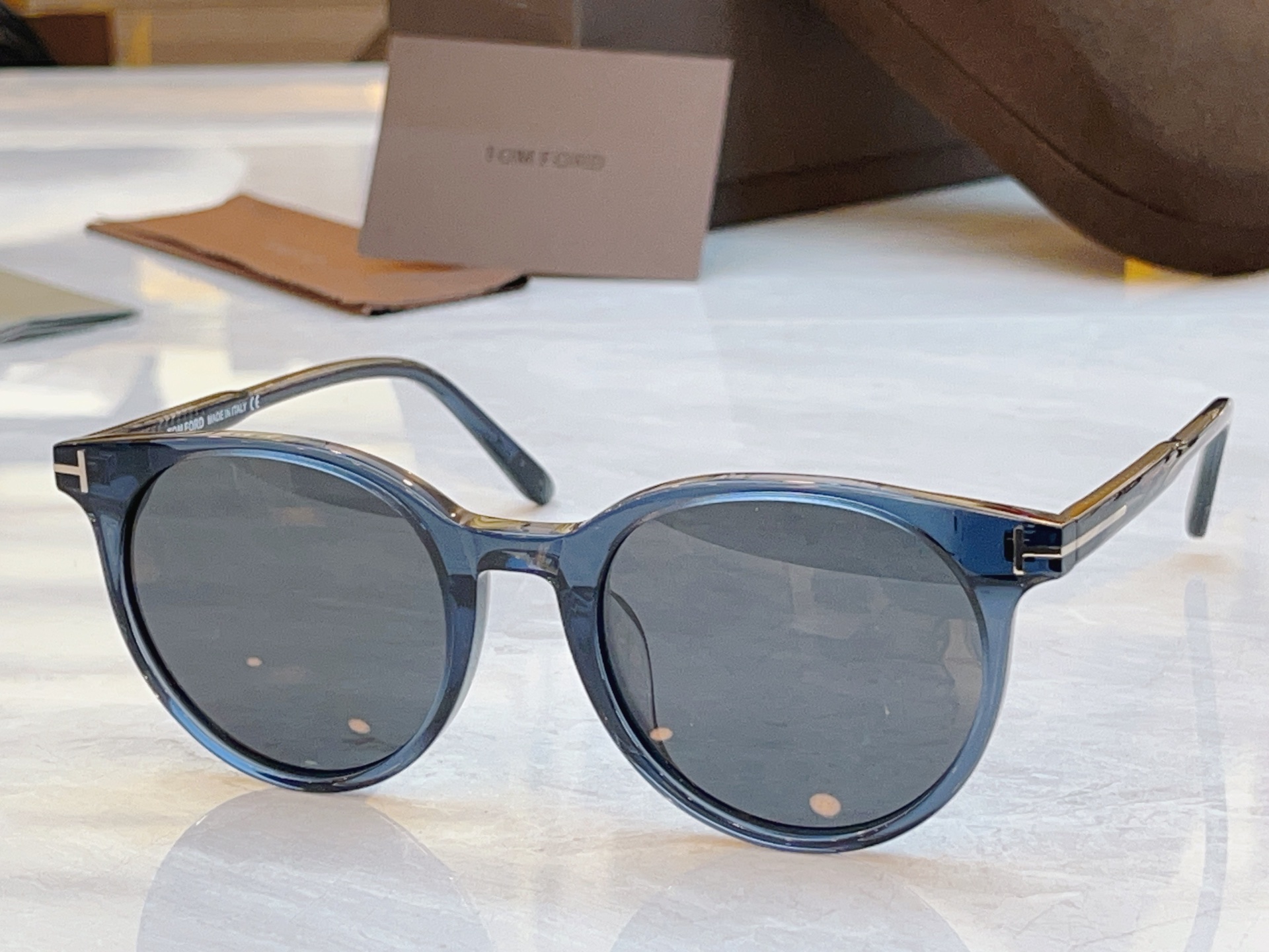 ，【TOM FOR*】汤姆*福特新款太阳镜，MODEL：TF5695，SIZE：51口20-145