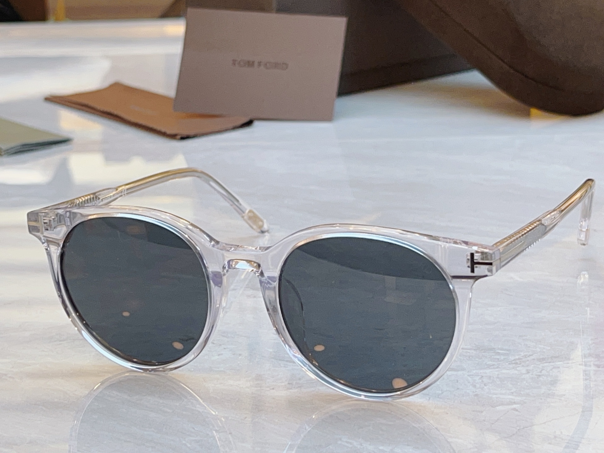 ，【TOM FOR*】汤姆*福特新款太阳镜，MODEL：TF5695，SIZE：51口20-145