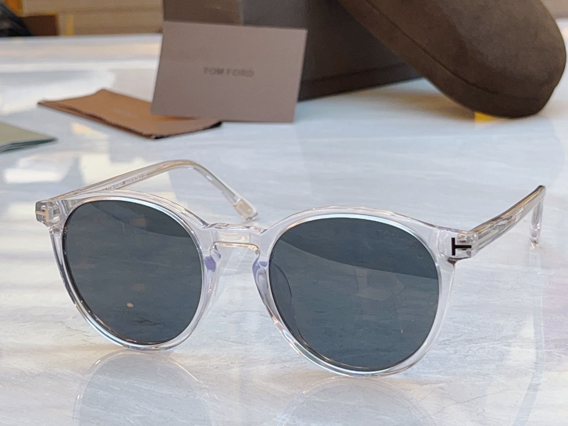 ，【TOM FOR*】汤姆*福特新款太阳镜，MODEL：TF5294，SIZE：51口21-145