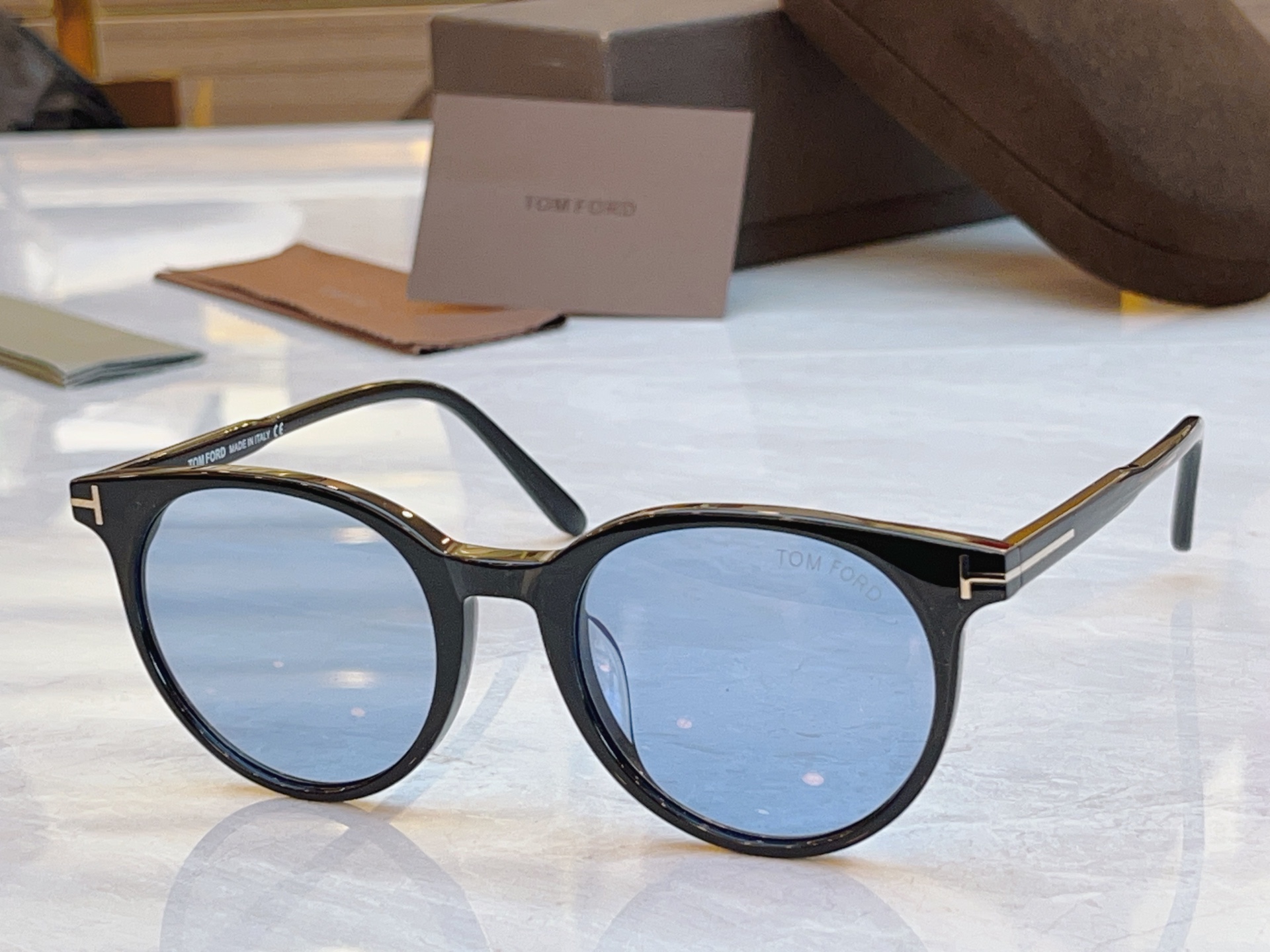 ，【TOM FOR*】汤姆*福特新款太阳镜，MODEL：TF5294，SIZE：51口21-145